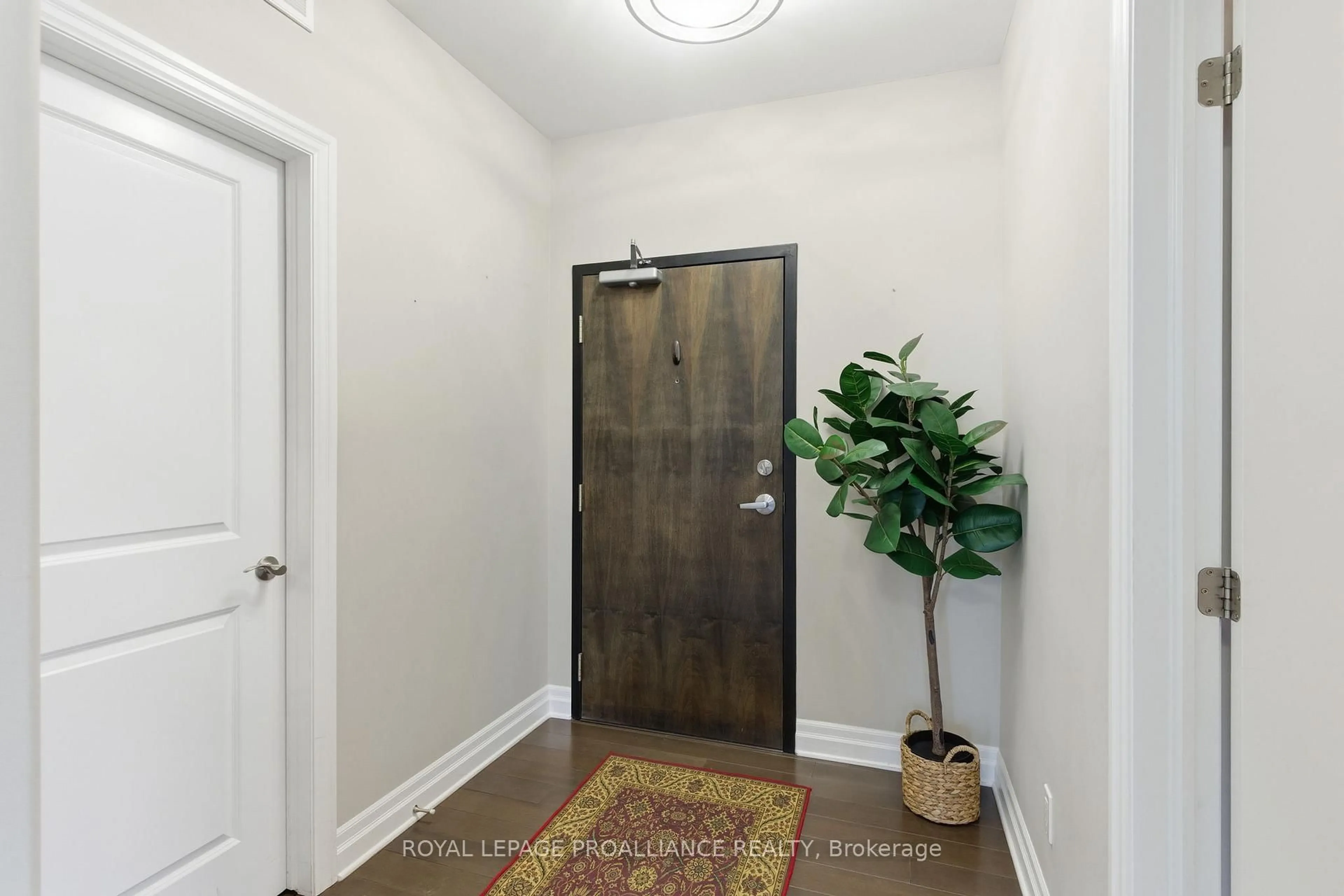 Indoor entryway for 1109 Millwood Ave #304, Brockville Ontario K6V 0C7