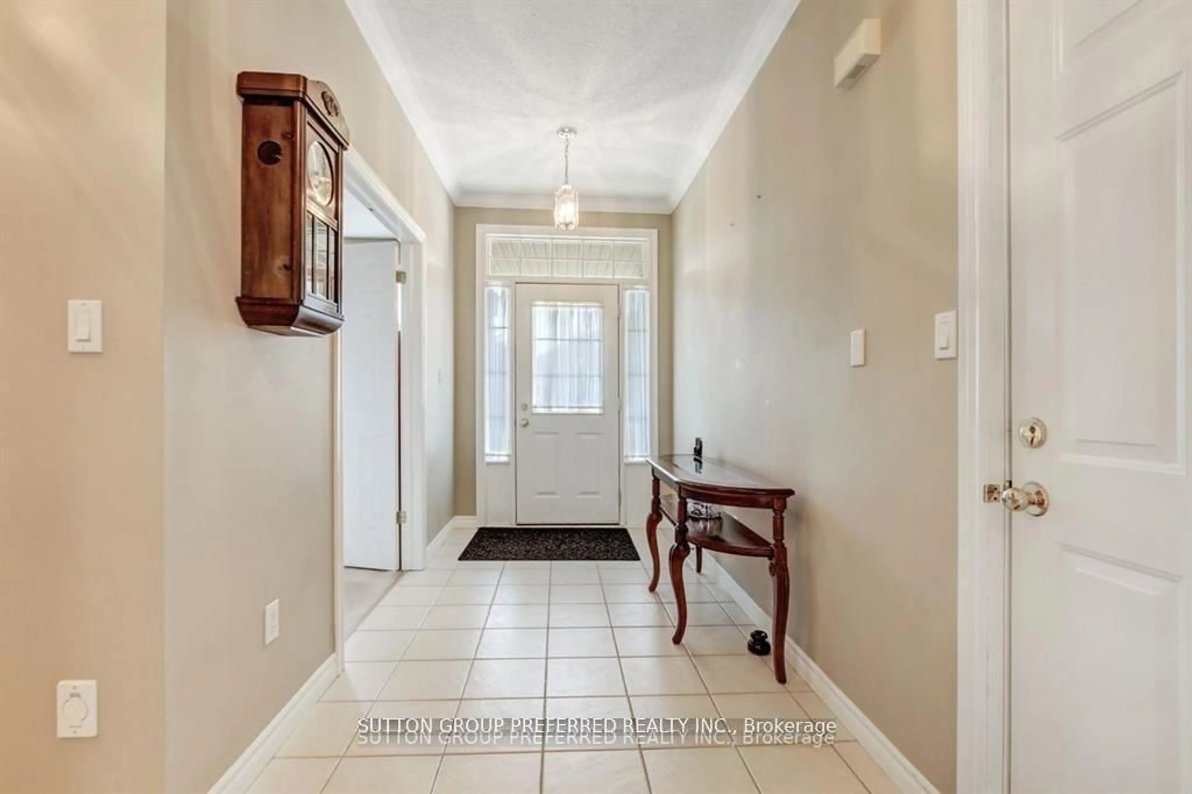 Indoor entryway for 14 Cadeau Terr #12, London South Ontario N6K 4X5