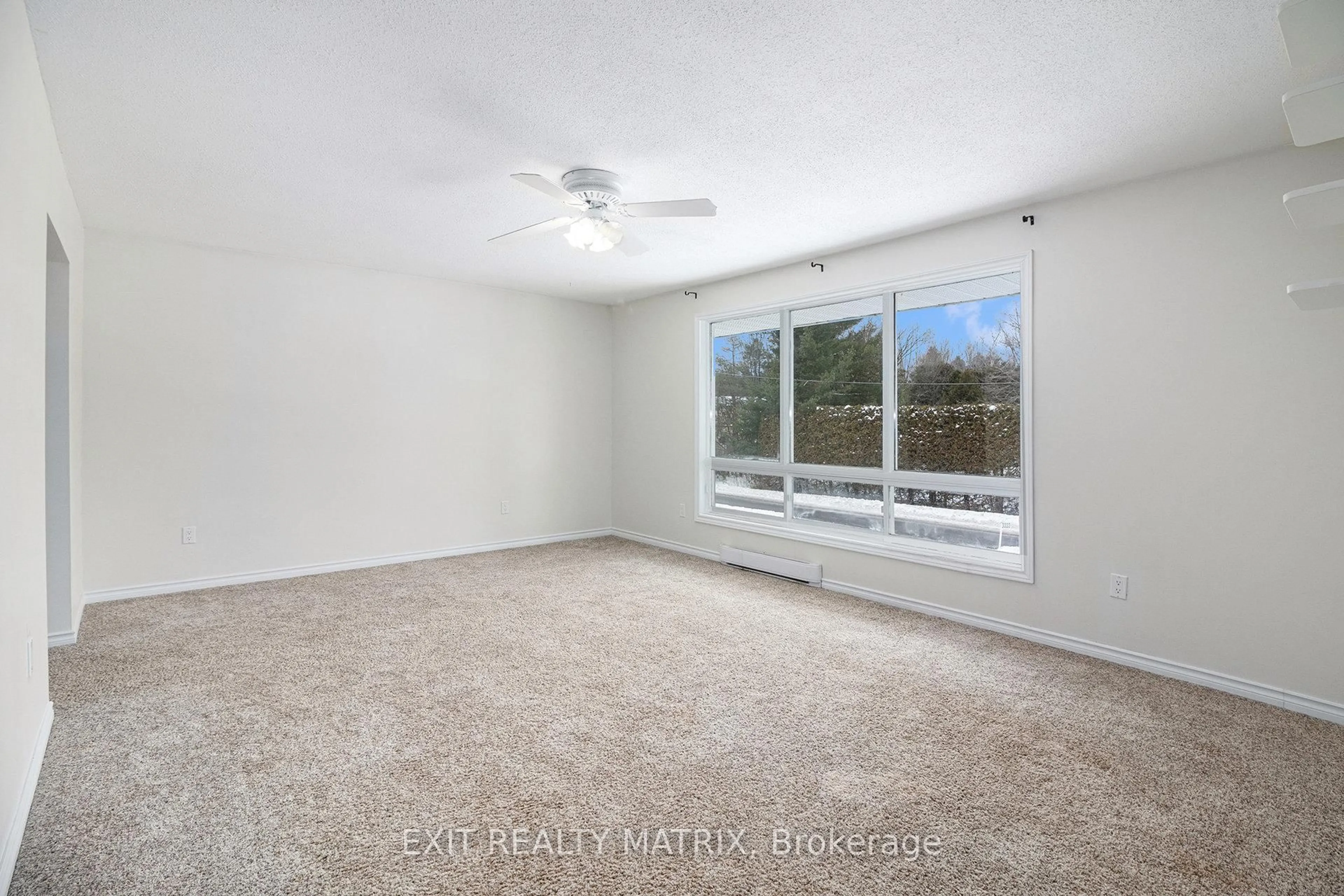 A pic of a room for 3333 WHITE SPRUCE St, Osgoode Ontario K0A 2W0