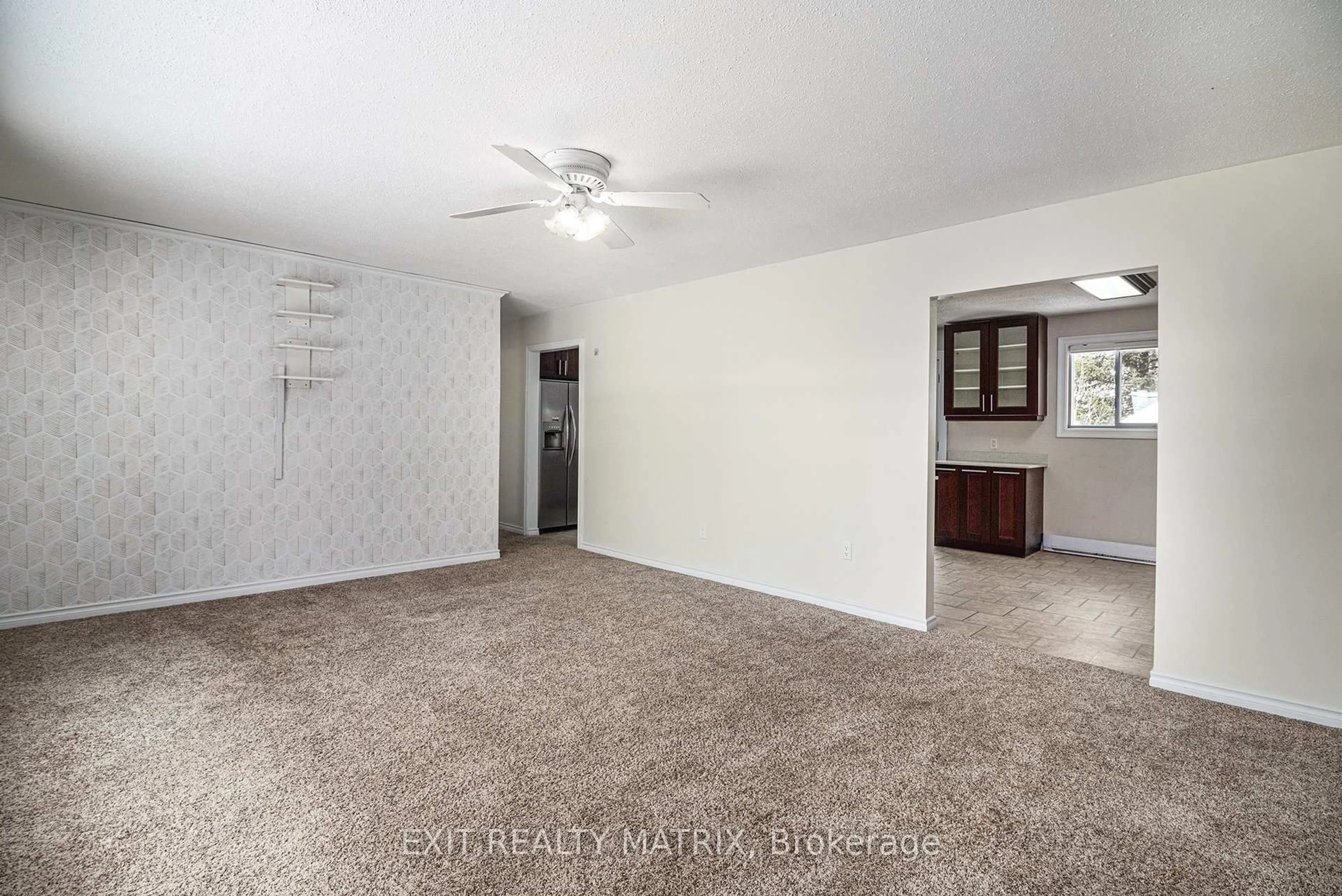 A pic of a room for 3333 WHITE SPRUCE St, Osgoode Ontario K0A 2W0