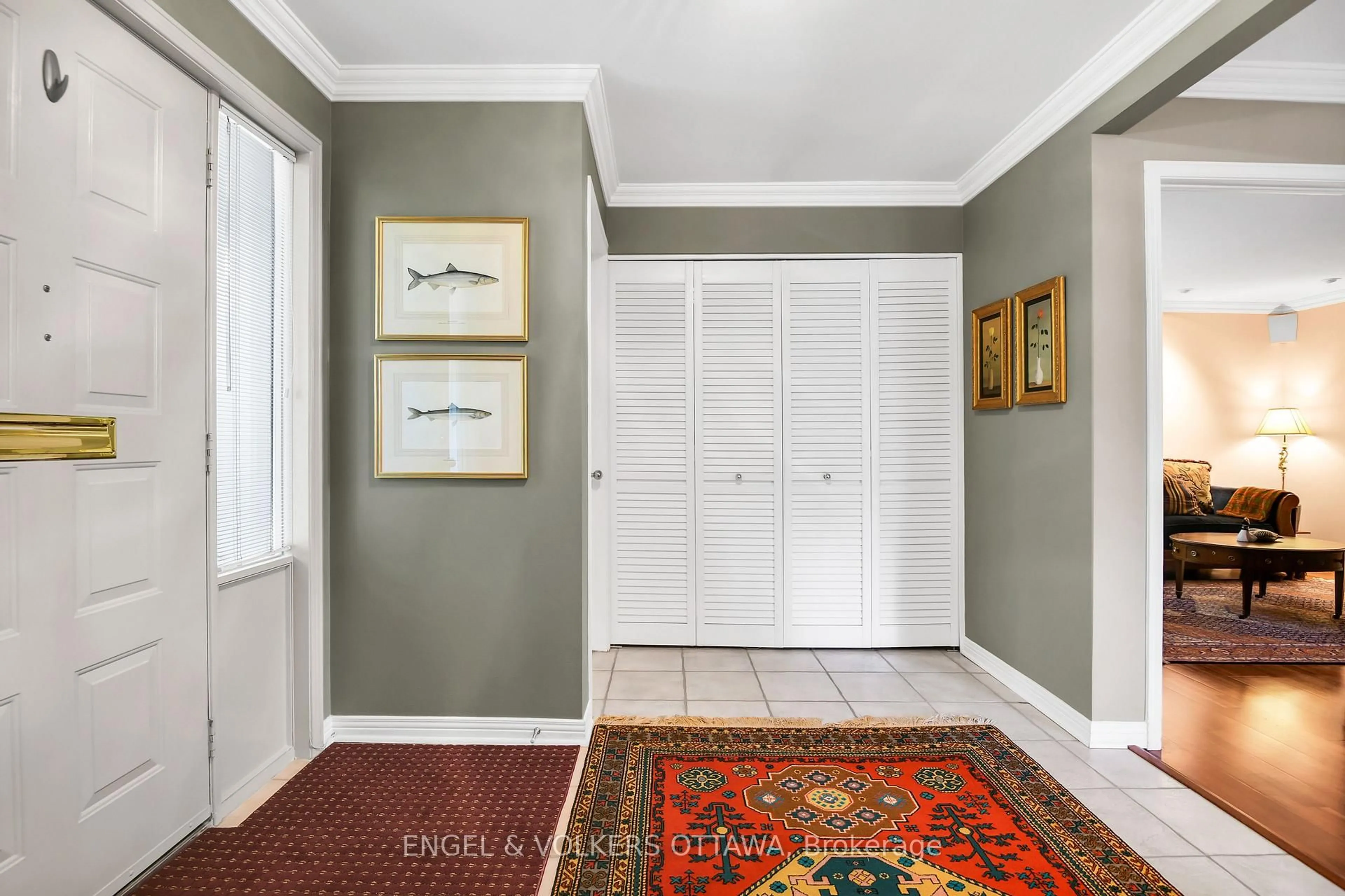 Indoor entryway for 65 Whitemarl Dr #1, Ottawa Ontario K1L 8J9