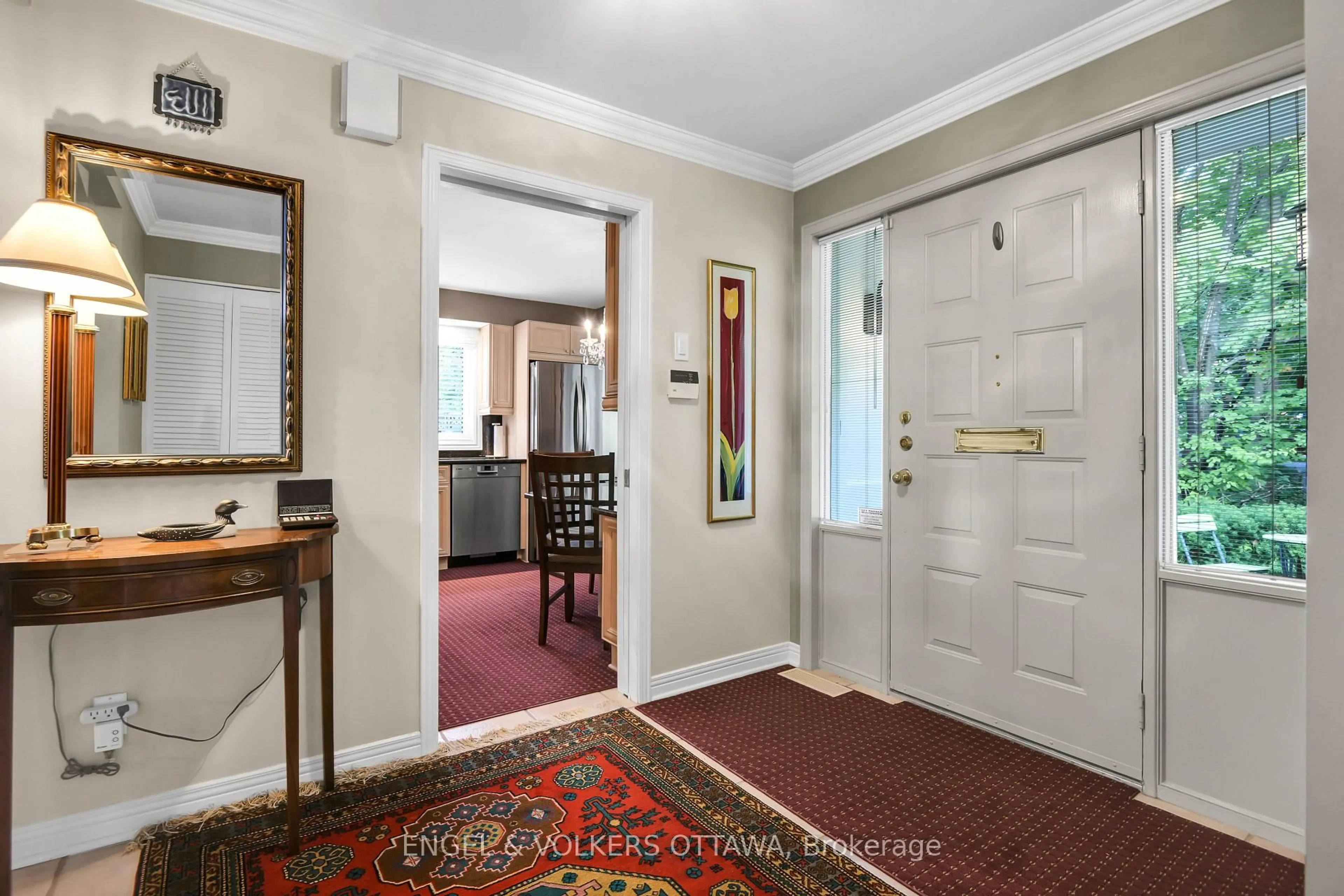 Indoor foyer for 65 Whitemarl Dr #1, Ottawa Ontario K1L 8J9