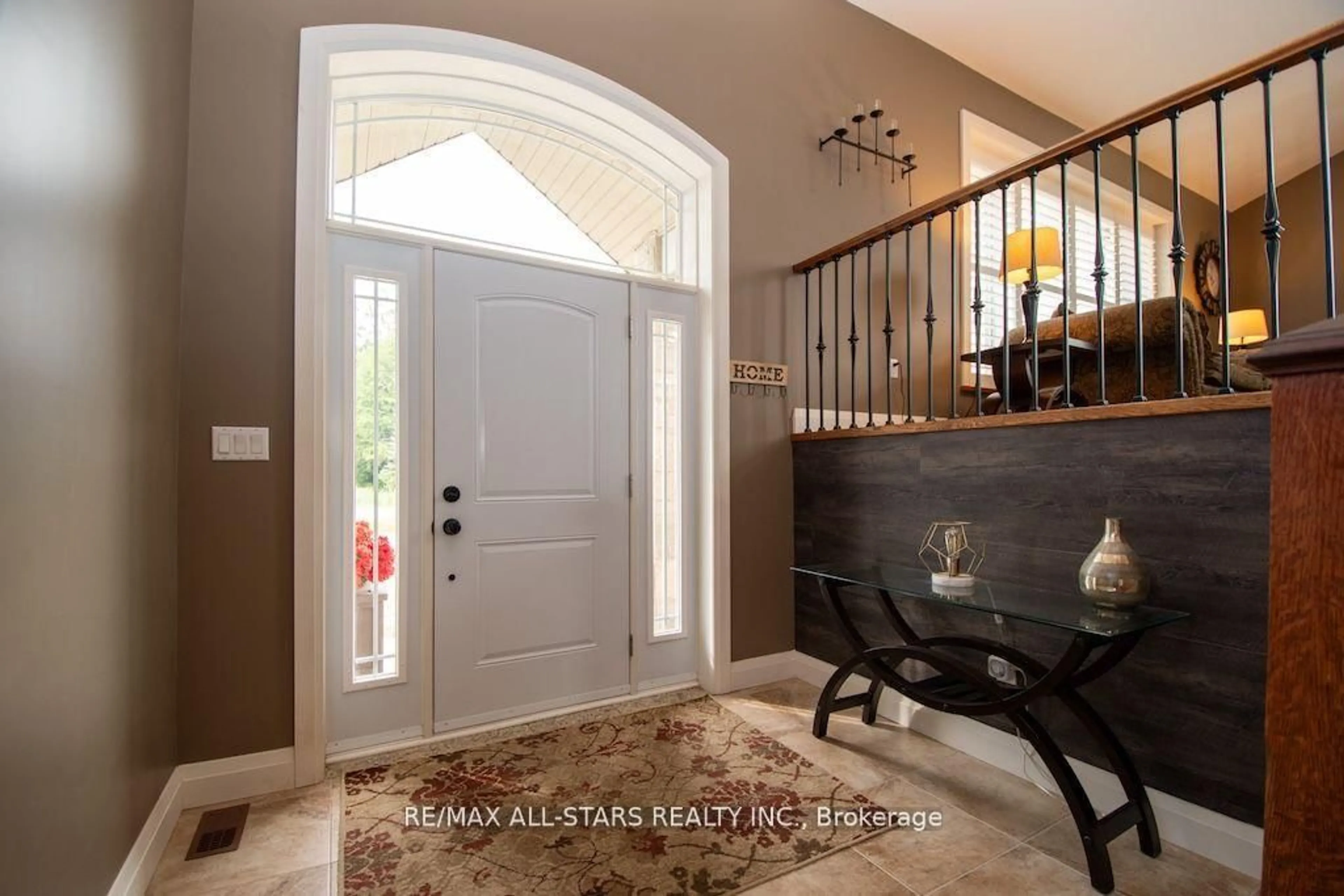 Indoor entryway for 15 Rustlewood Ave, Kawartha Lakes Ontario L0A 1A0
