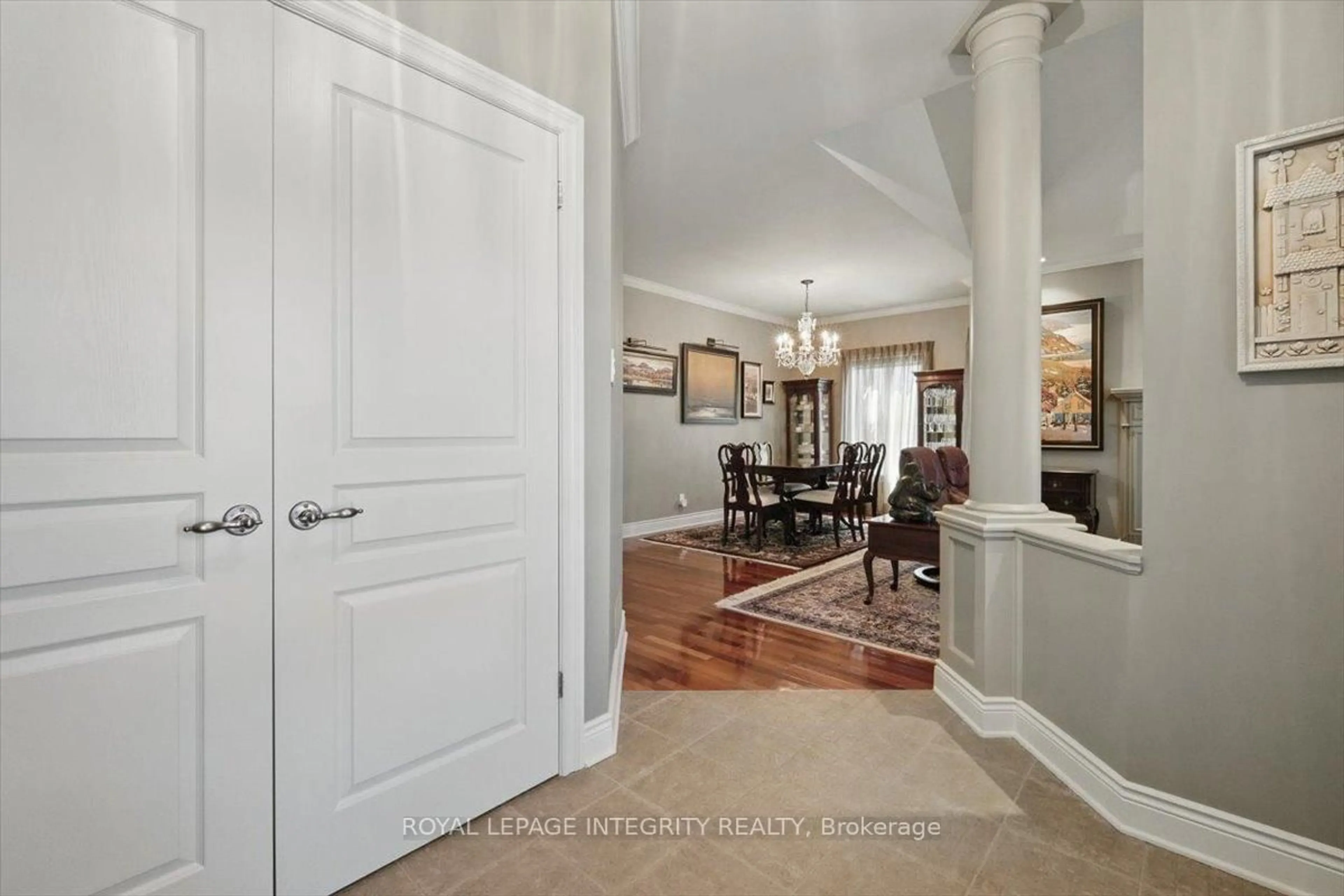 Indoor entryway for 137 Beaumont Ave, Clarence-Rockland Ontario K4K 1R7