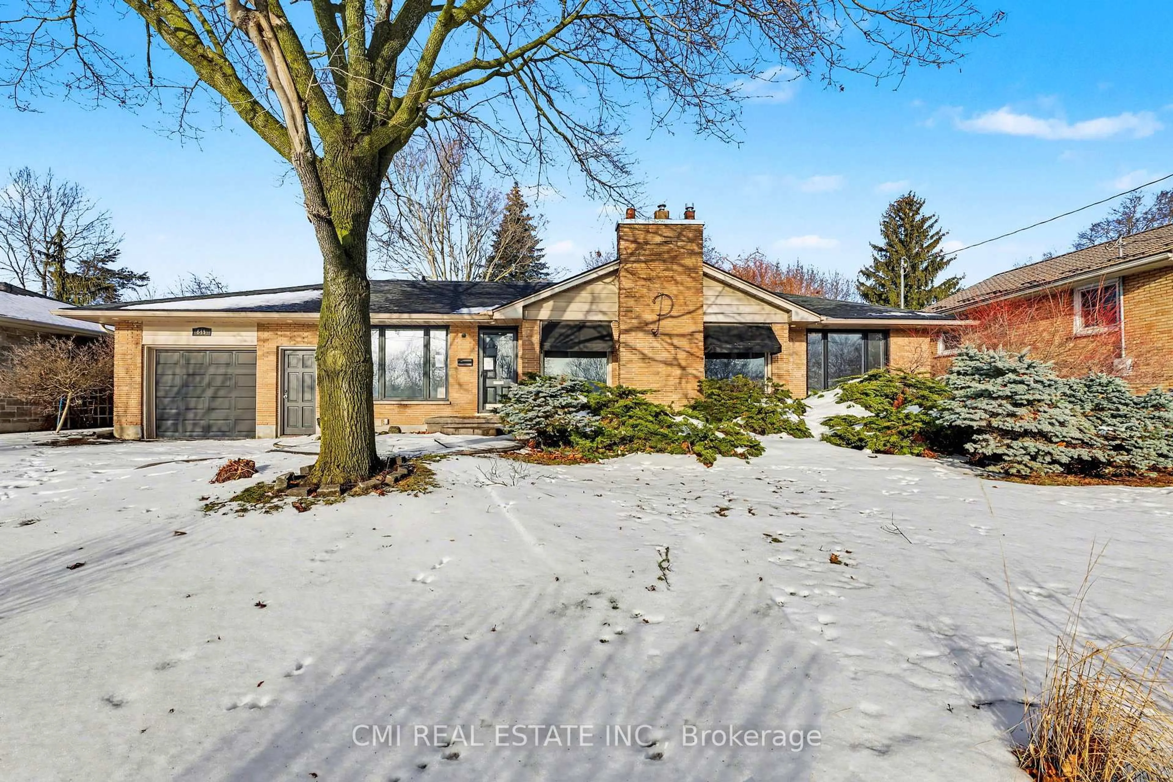 A pic from outside/outdoor area/front of a property/back of a property/a pic from drone, street for 645 Riverside Dr, London North Ontario N6H 2S2