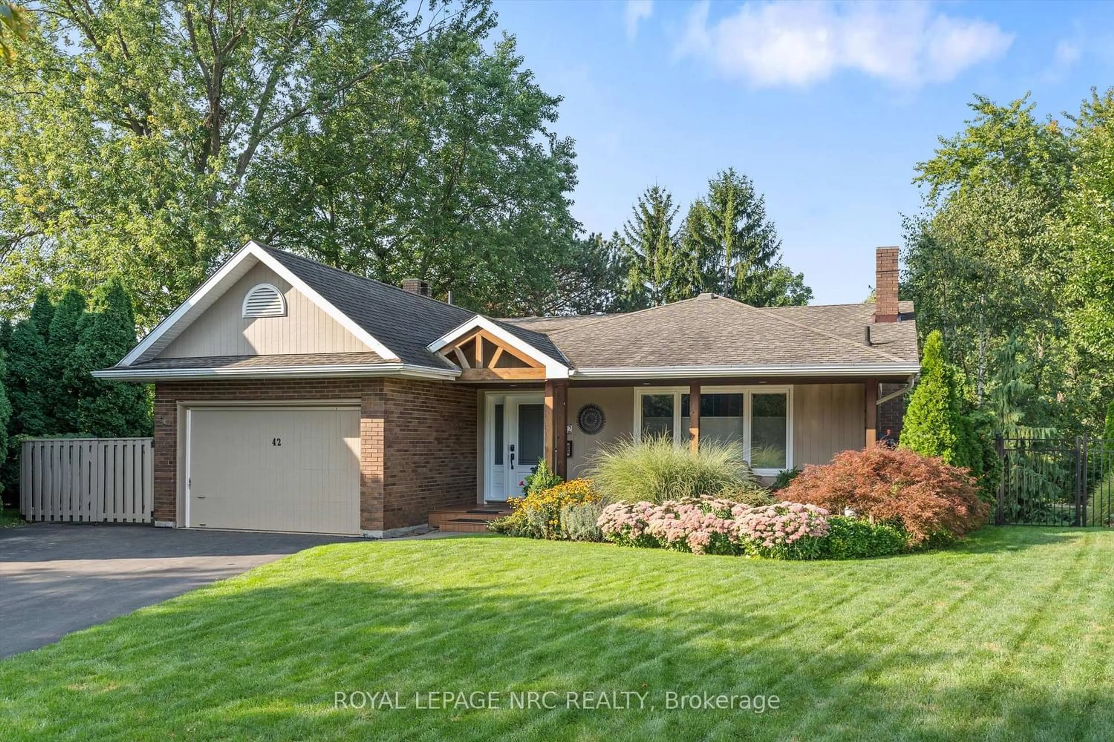 Unknown for 42 The Cedars, St. Catharines Ontario L2M 6M8