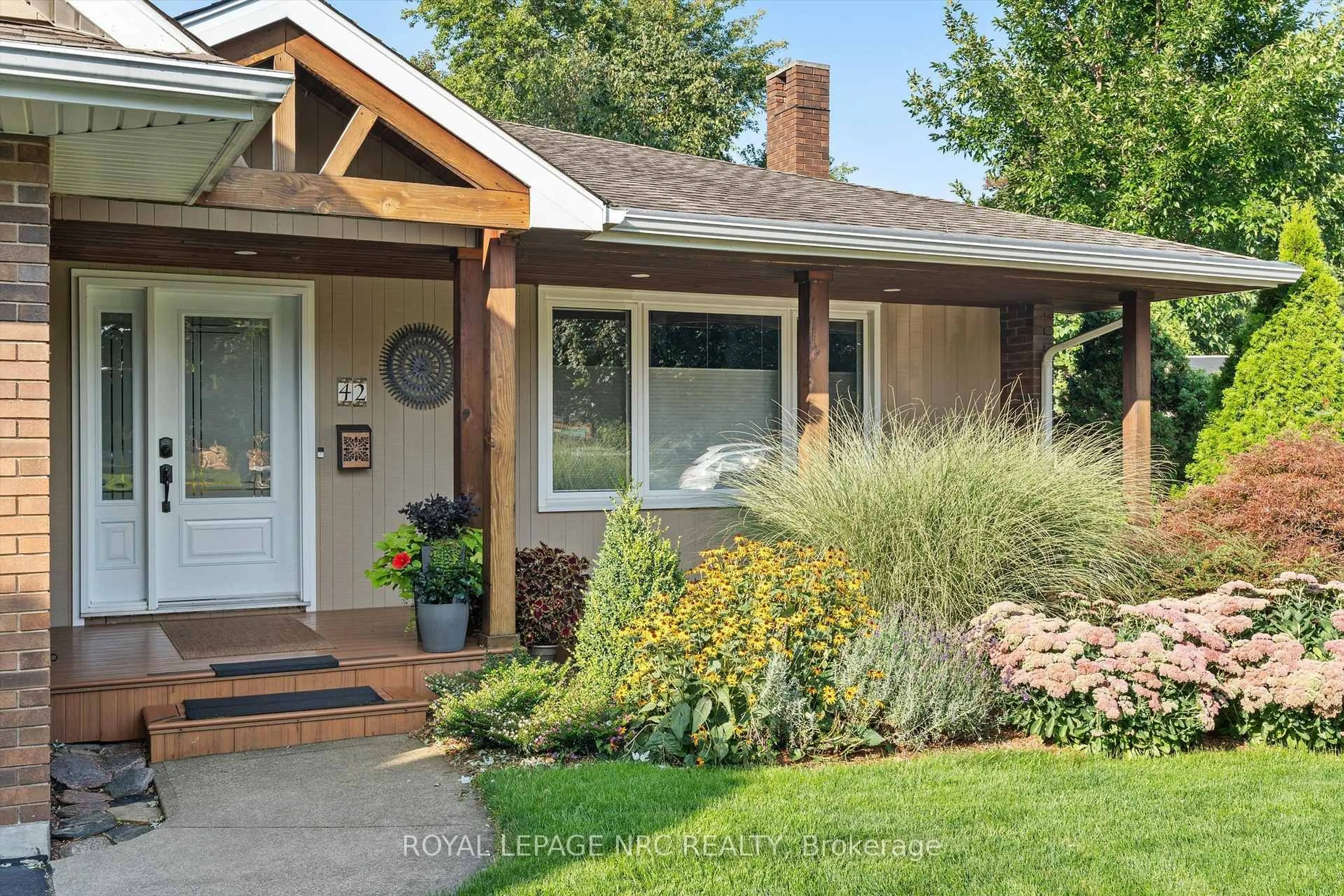 Unknown for 42 The Cedars, St. Catharines Ontario L2M 6M8