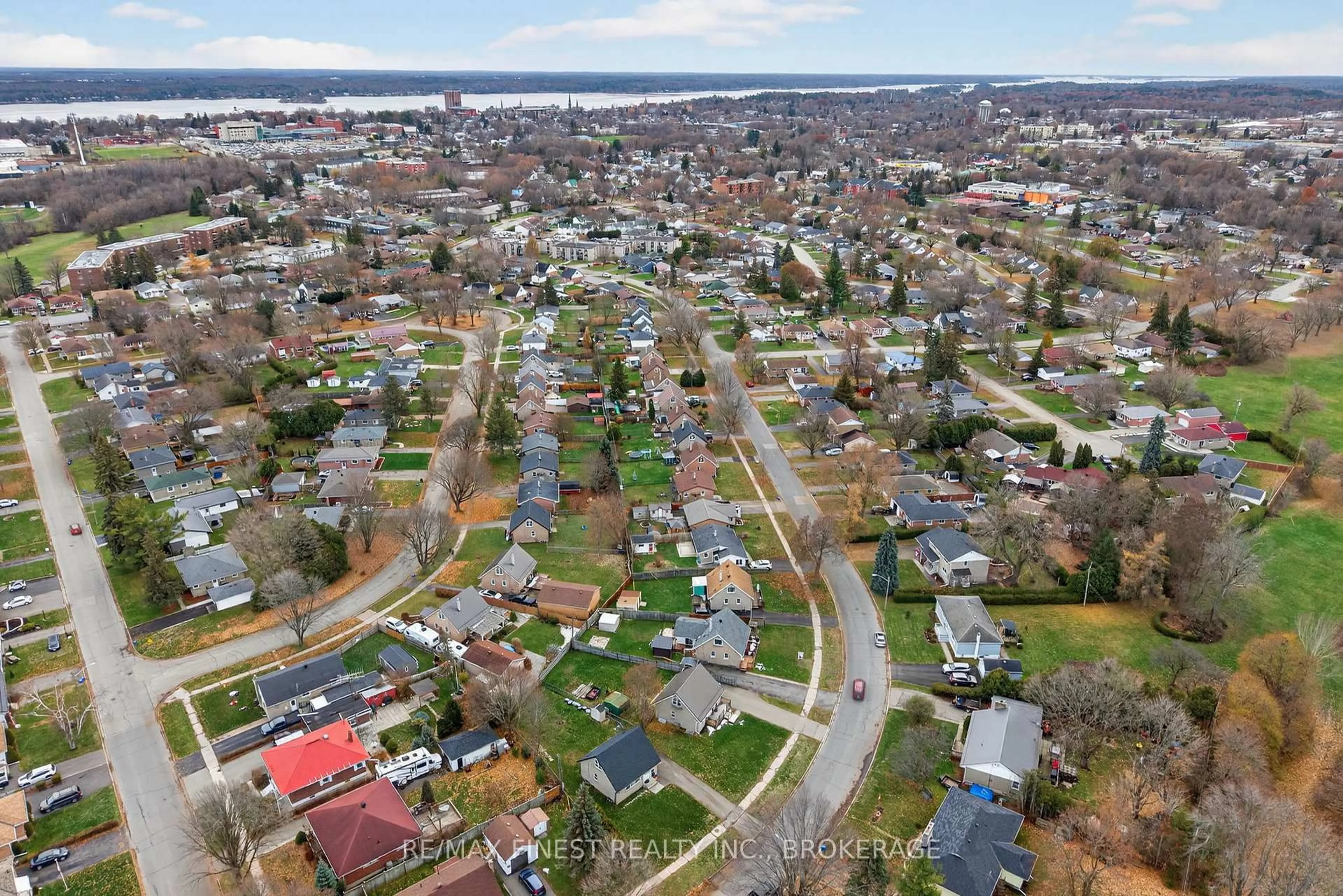 A pic from outside/outdoor area/front of a property/back of a property/a pic from drone, street for 105 Salisbury Ave, Brockville Ontario K6V 2T6
