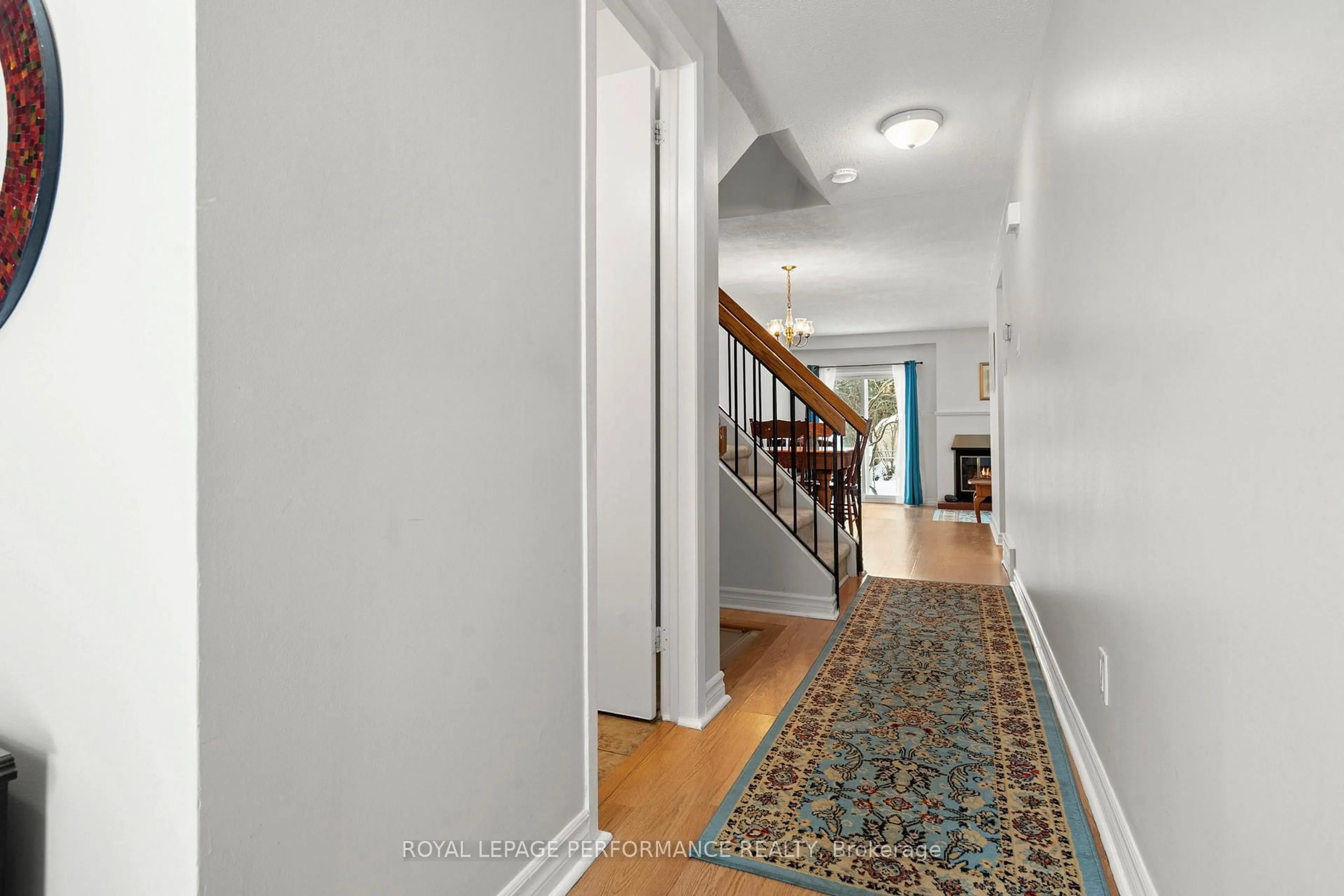Indoor foyer for 1140 Forets Ave #39, Ottawa Ontario K1C 5K7