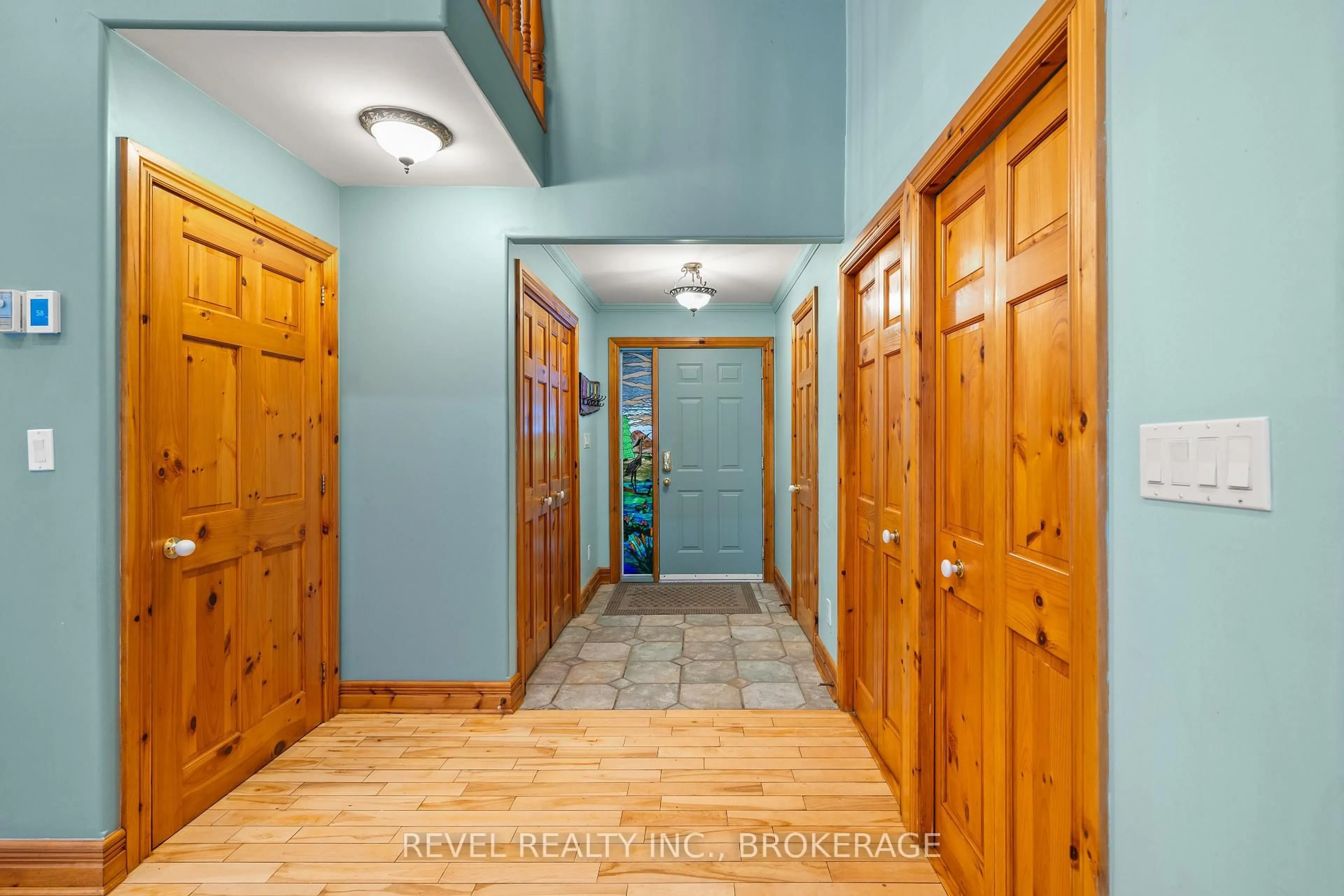 Indoor entryway for 507 Frye Lane, Perth Road Ontario K0H 2L0