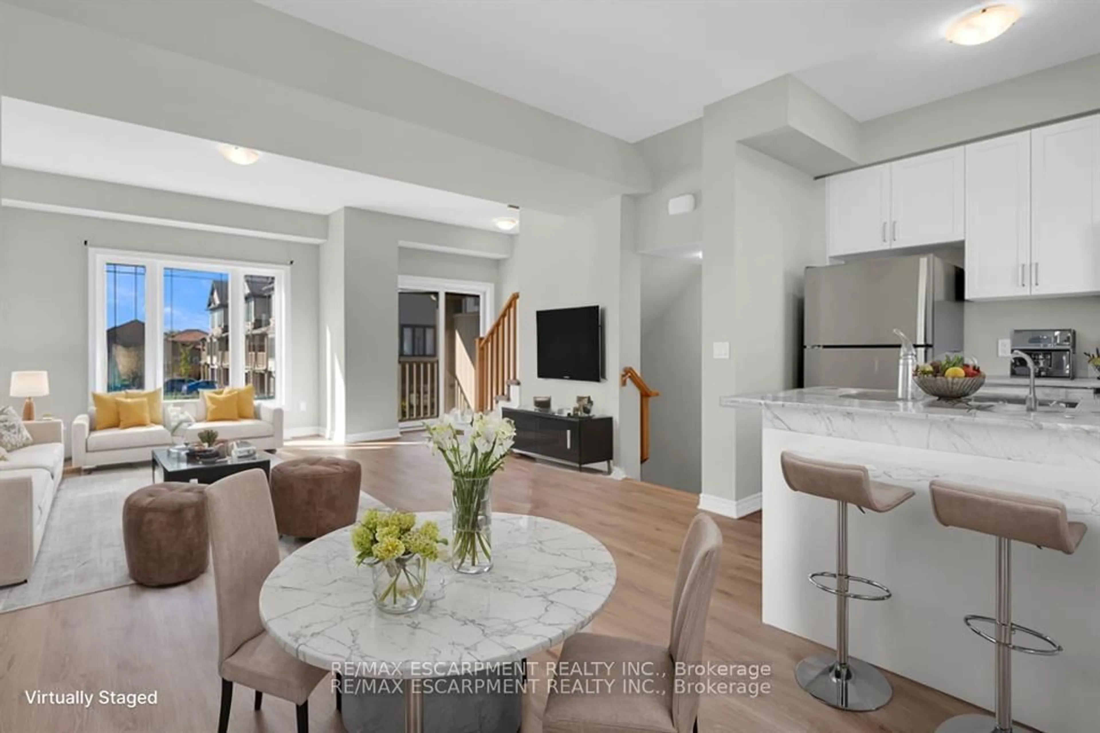 Open concept kitchen, unknown for 19 Picardy Dr #5, Hamilton Ontario L8J 0M7