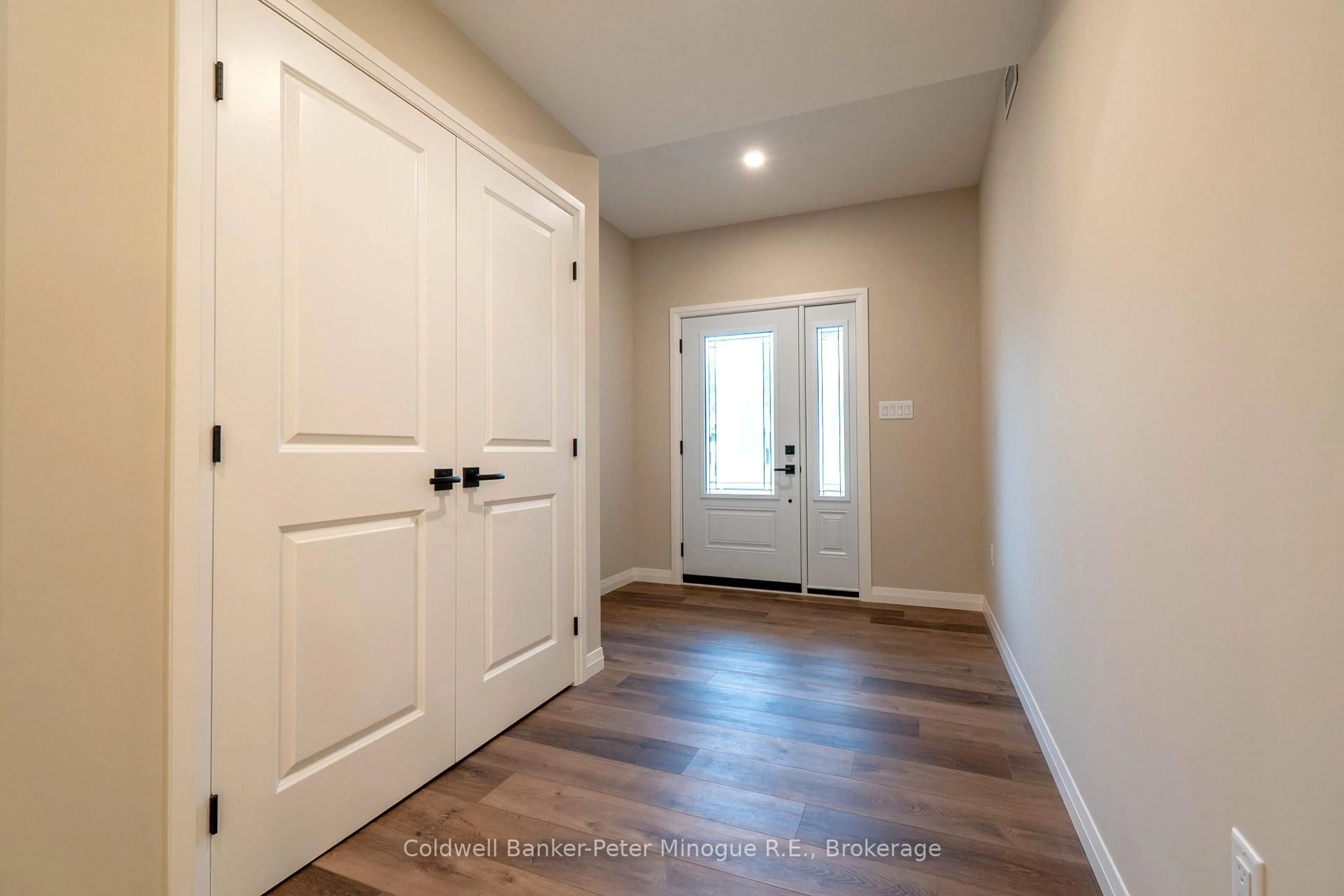 Indoor entryway for 26 Masson Lane, Callander Ontario P0H 1H0