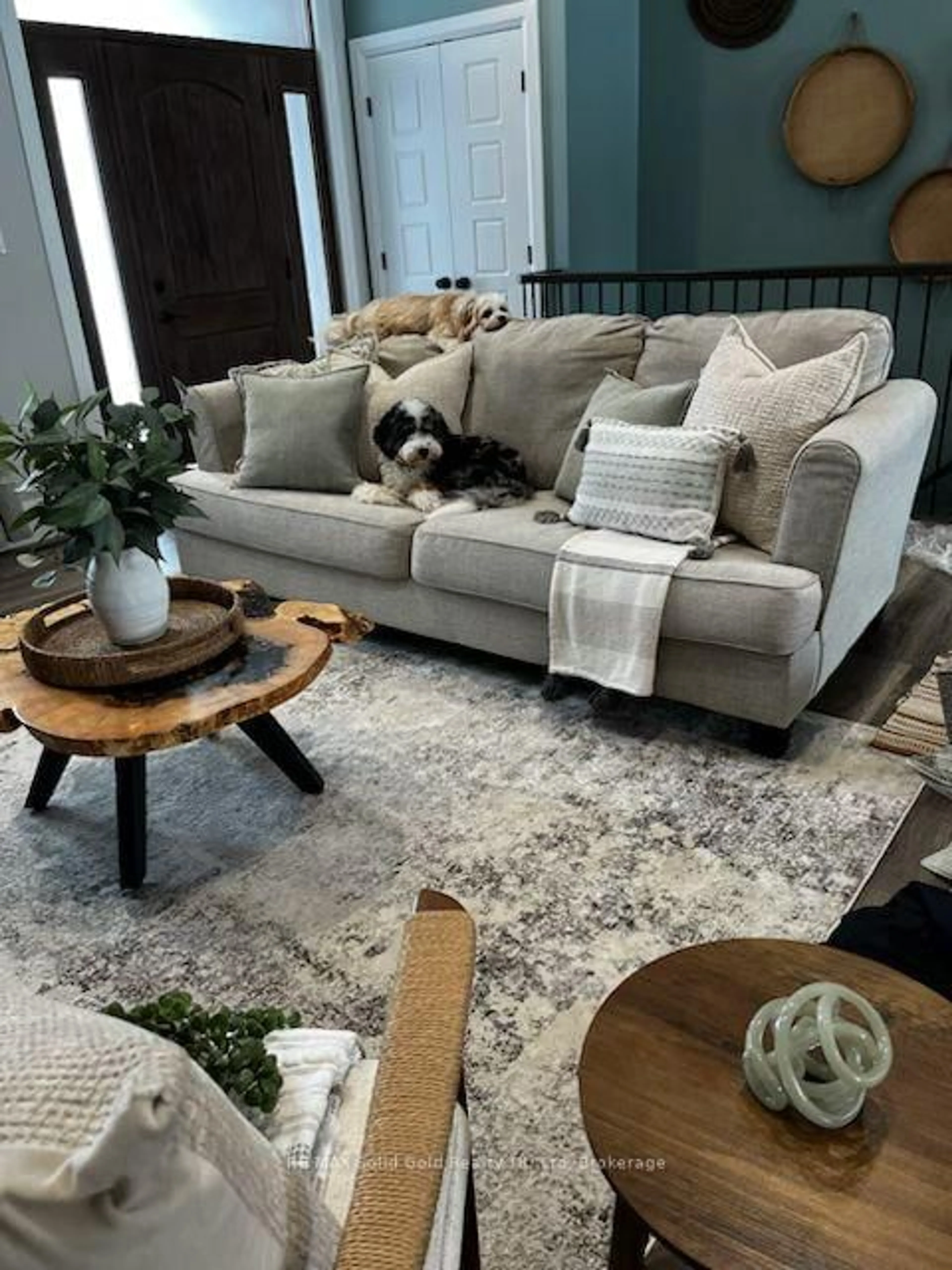 Living room with furniture, carpet floor for 21 Paxton St, Huron-Kinloss Ontario N0G 2B0