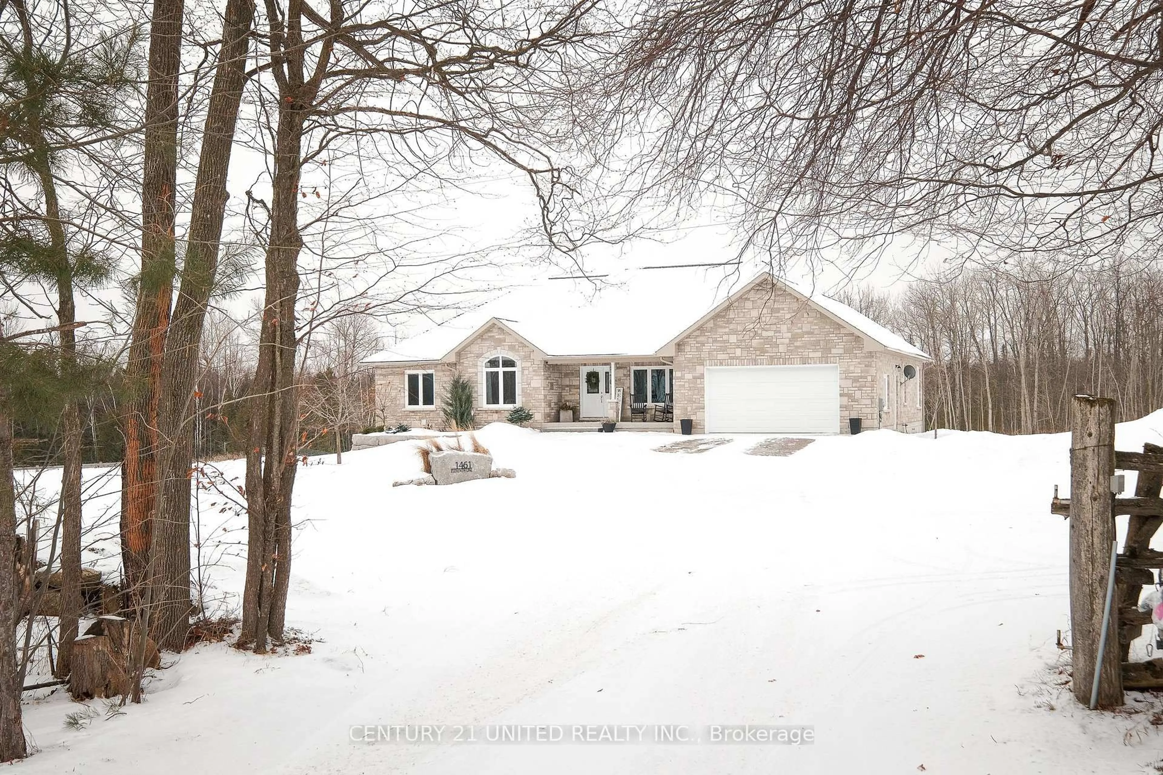 A pic from outside/outdoor area/front of a property/back of a property/a pic from drone, street for 1461 11th Line, Selwyn Ontario K0L 2H0