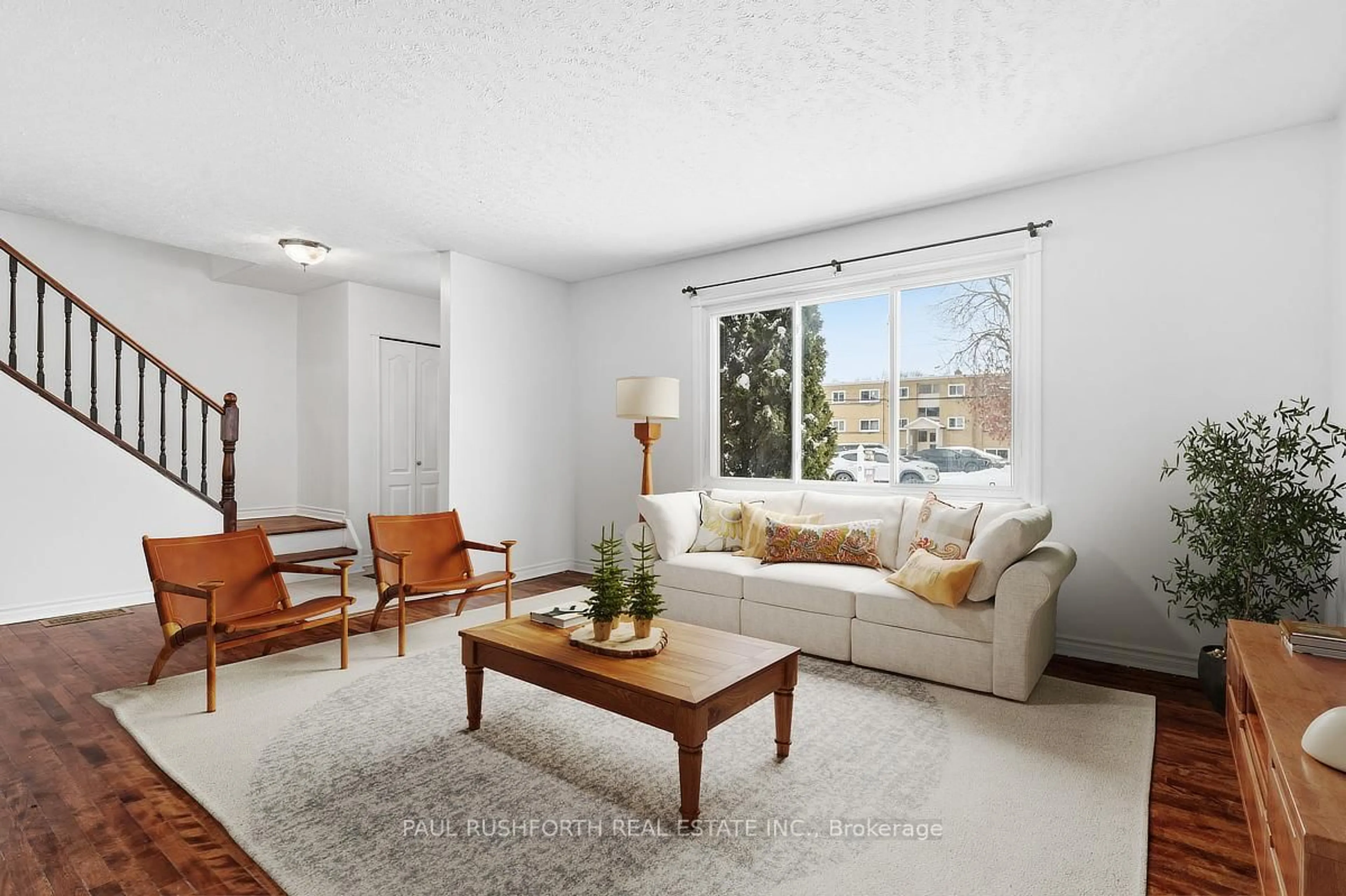 Living room with furniture, unknown for 646 Borthwick Ave, Ottawa Ontario K1K 2L9