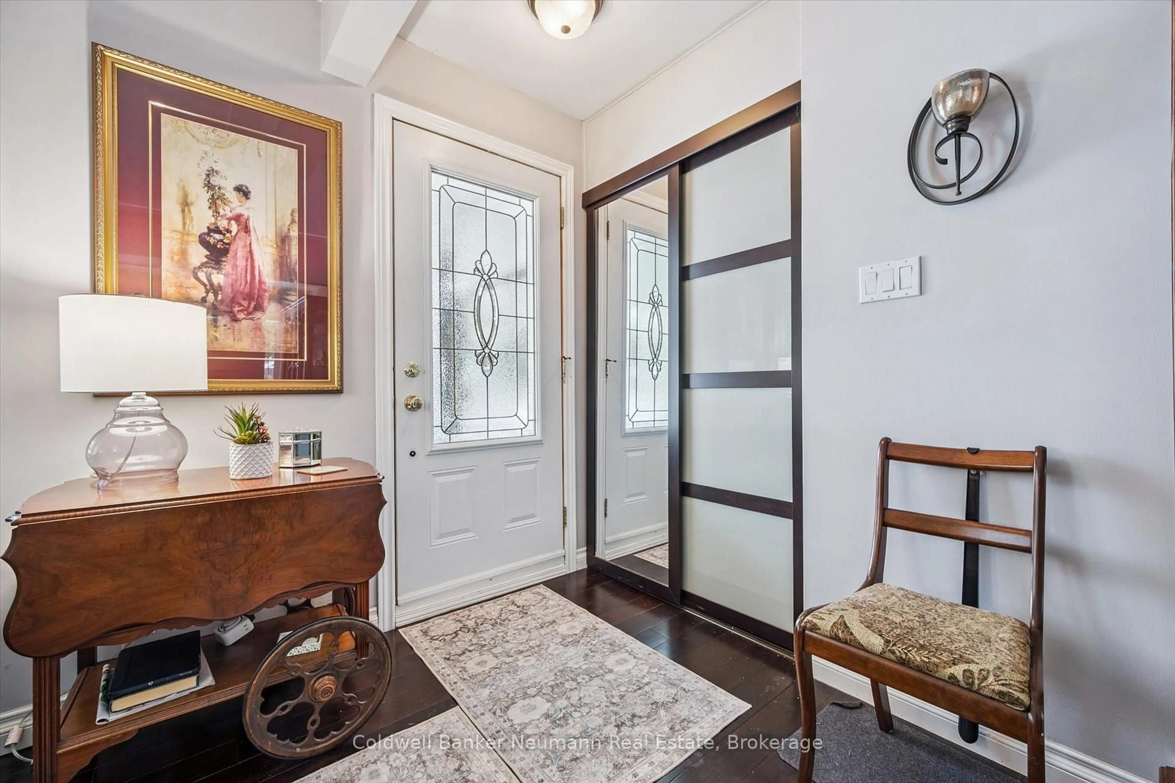 Indoor entryway for 212 Waverley Dr, Guelph Ontario N1E 1H4