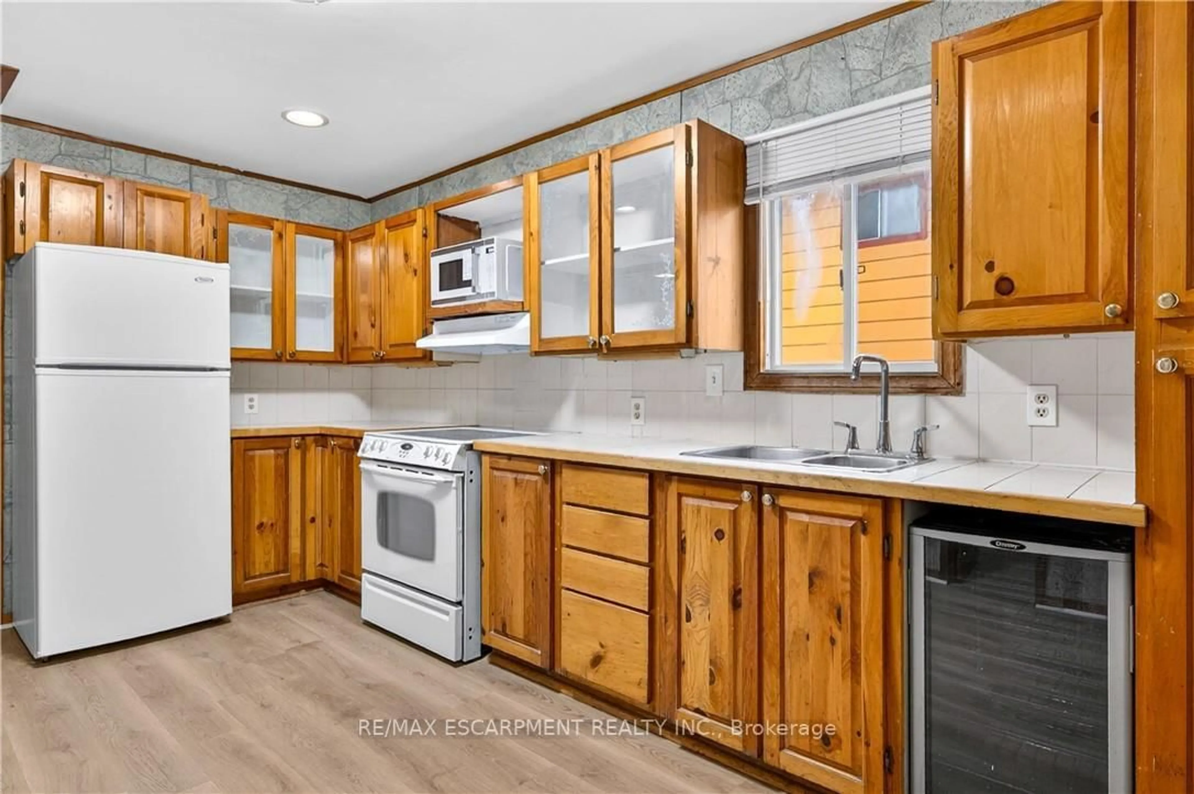 Unknown for 544 Quebec St, Hamilton Ontario L8H 6V4