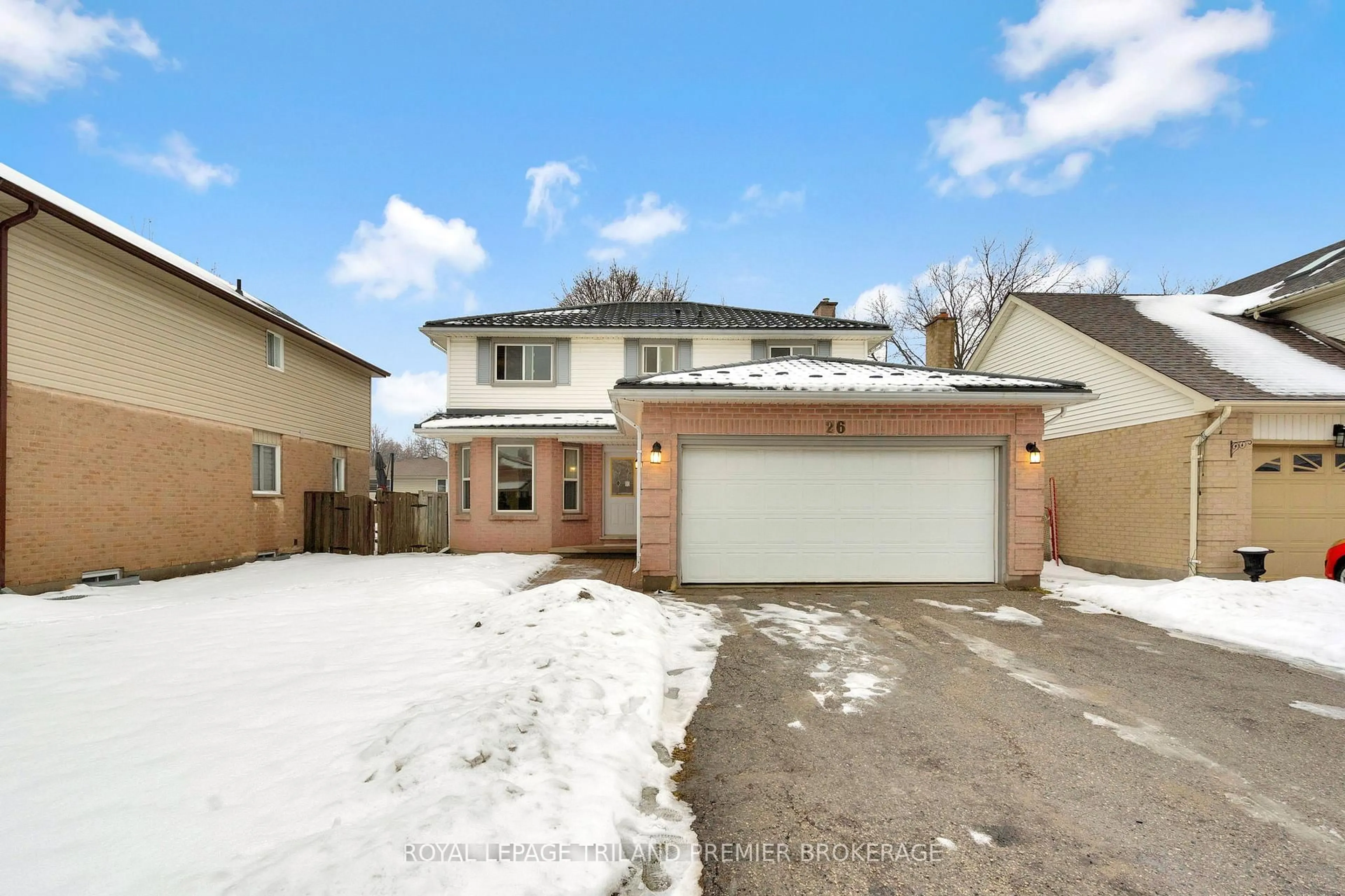 A pic from outside/outdoor area/front of a property/back of a property/a pic from drone, street for 26 Sloane Cres, London South Ontario N6E 3A5