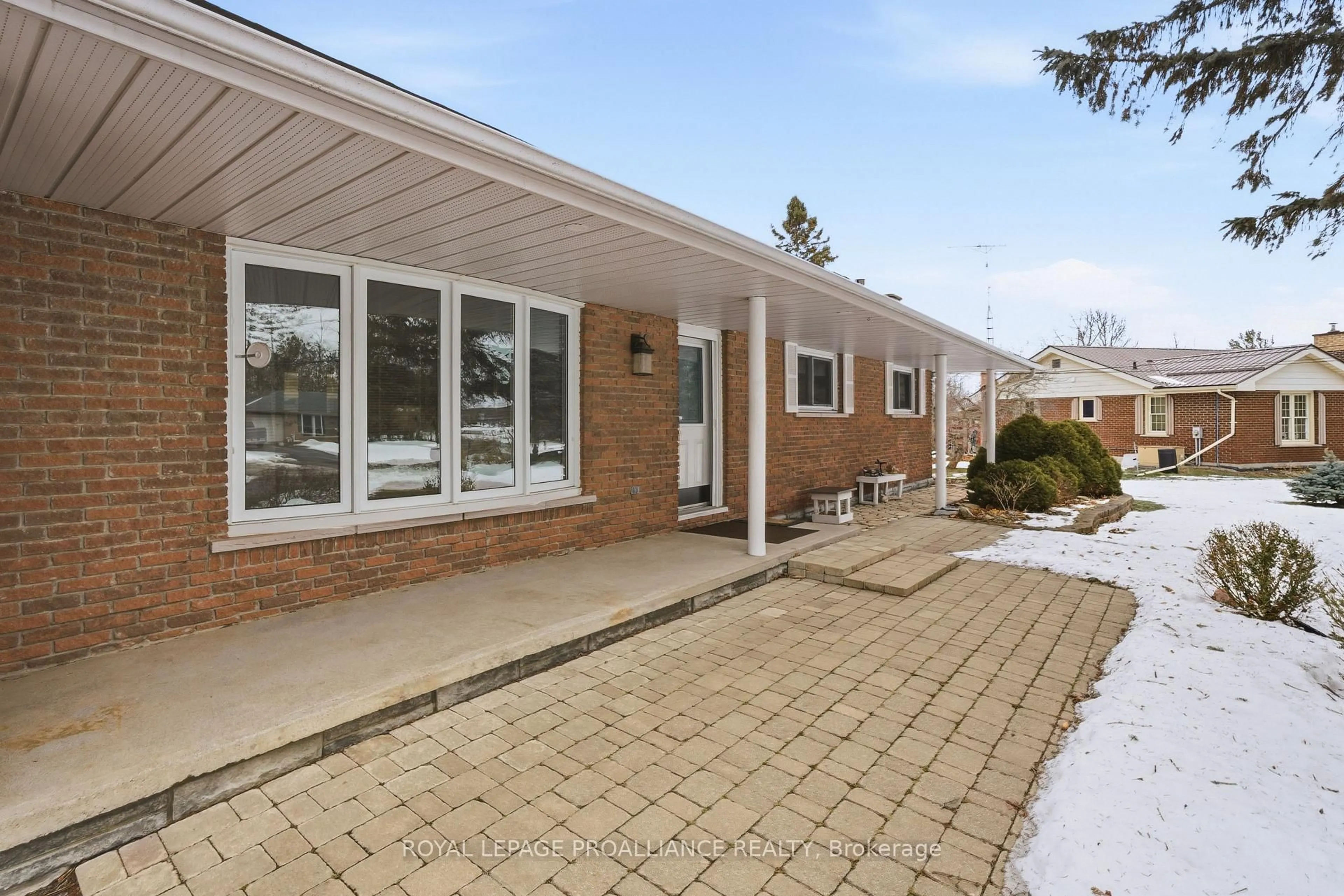 Home with brick exterior material, street for 138 Burns Ave, Quinte West Ontario K8R 1G3