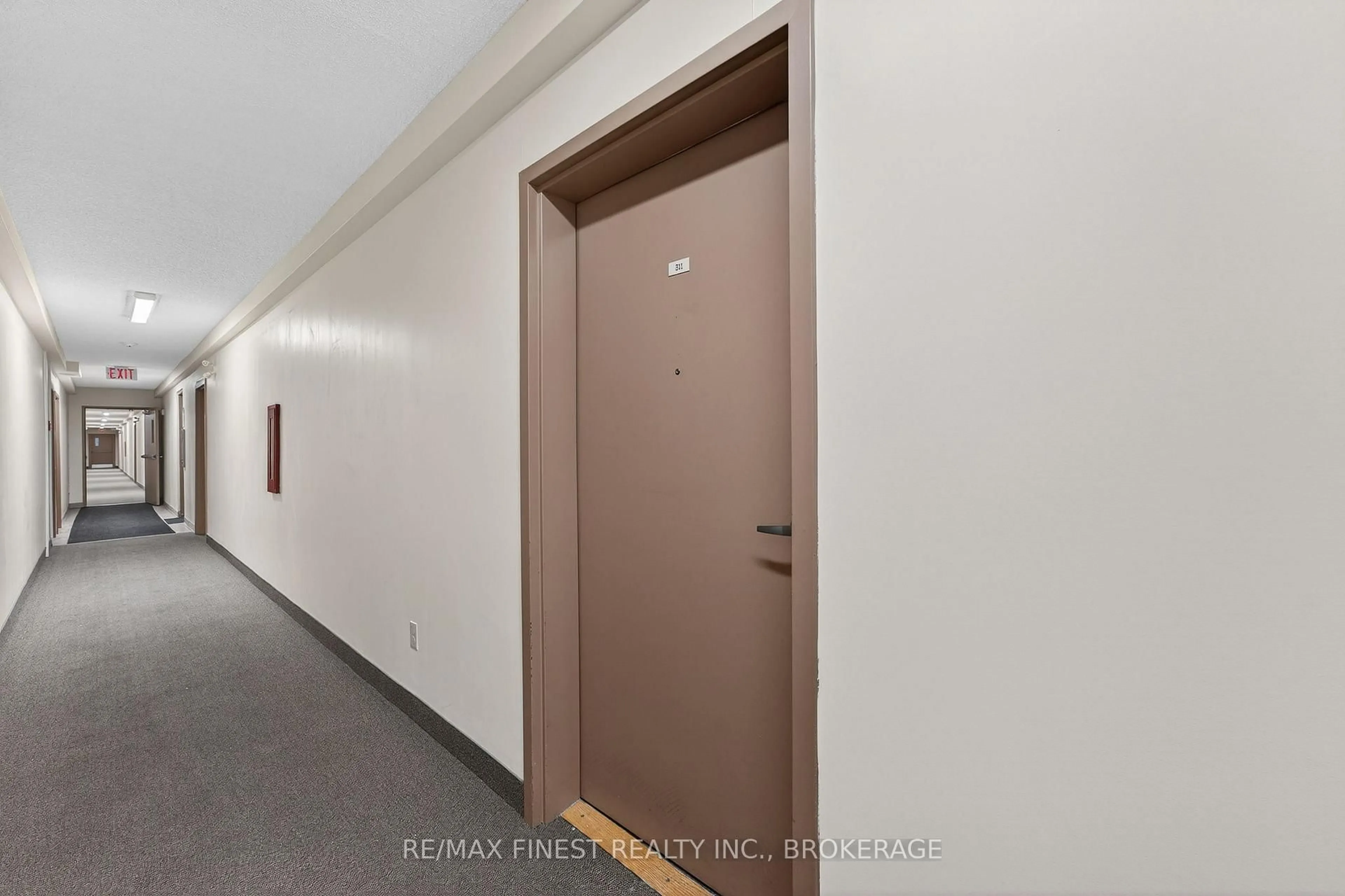 Indoor foyer for 316 Kingsdale Ave #311, Kingston Ontario K7M 8S2