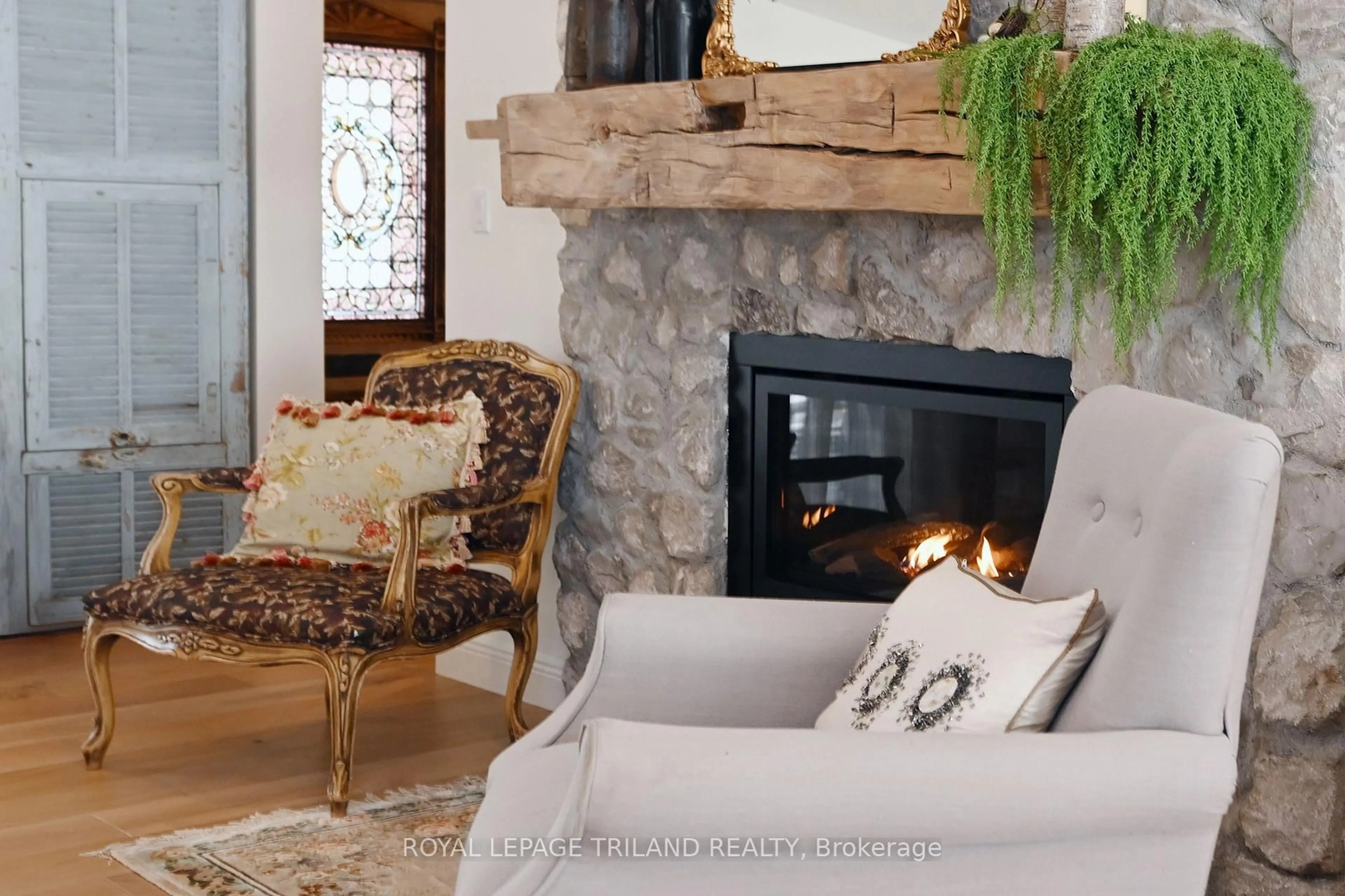 Living room with furniture, unknown for 5540 Carriage Rd, Middlesex Centre Ontario N0L 2G0