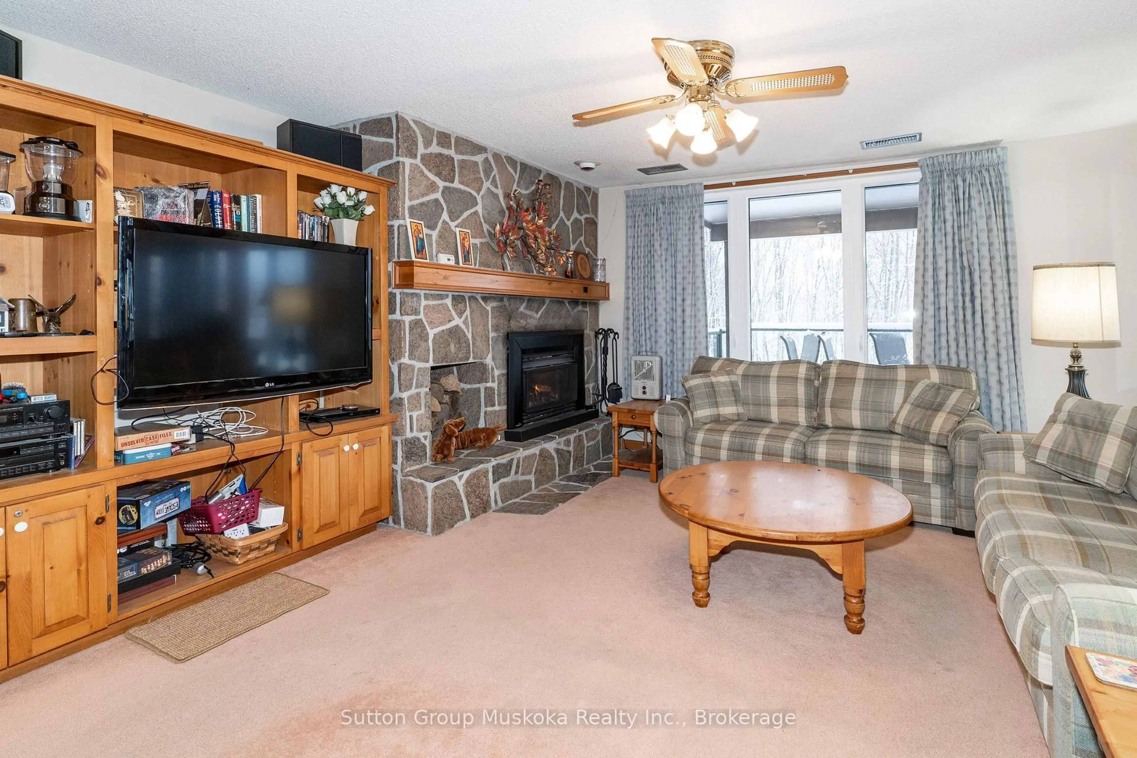 Living room with furniture, unknown for 22-102 Oakridge - Deerhurst Resort Dr, Huntsville Ontario P1H 2E8