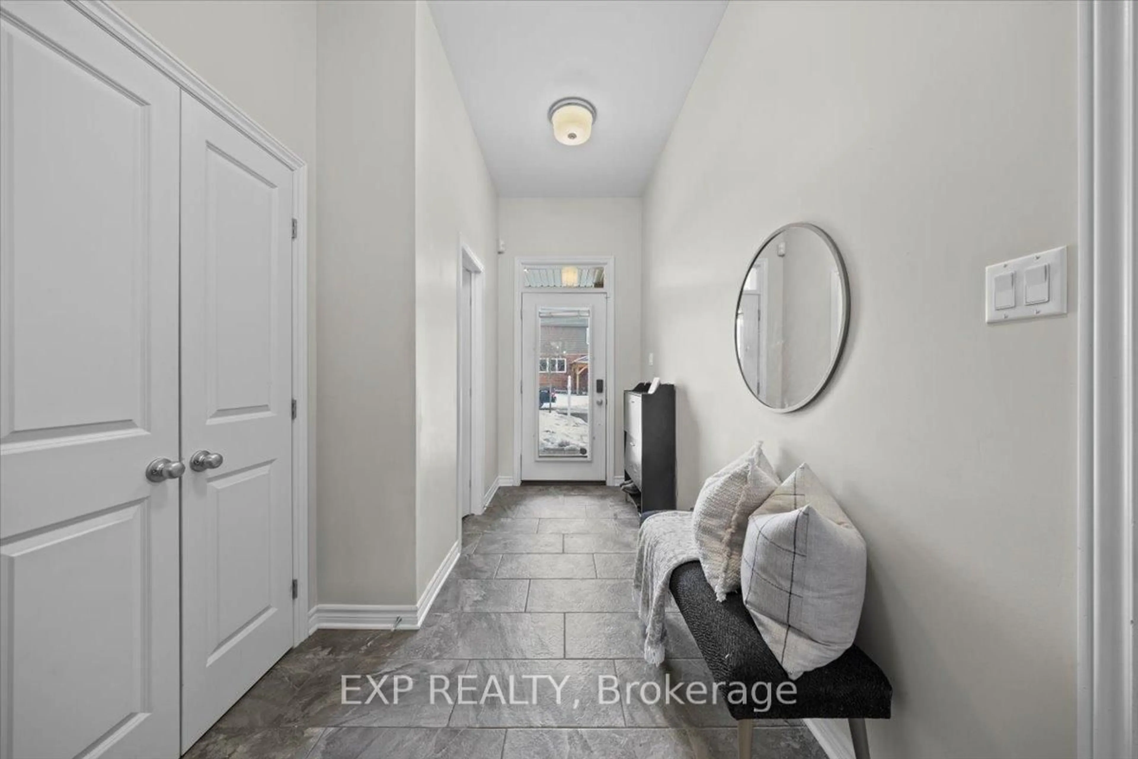 Indoor entryway for 357 Alasken Dr, Ottawa Ontario K1T 0M4