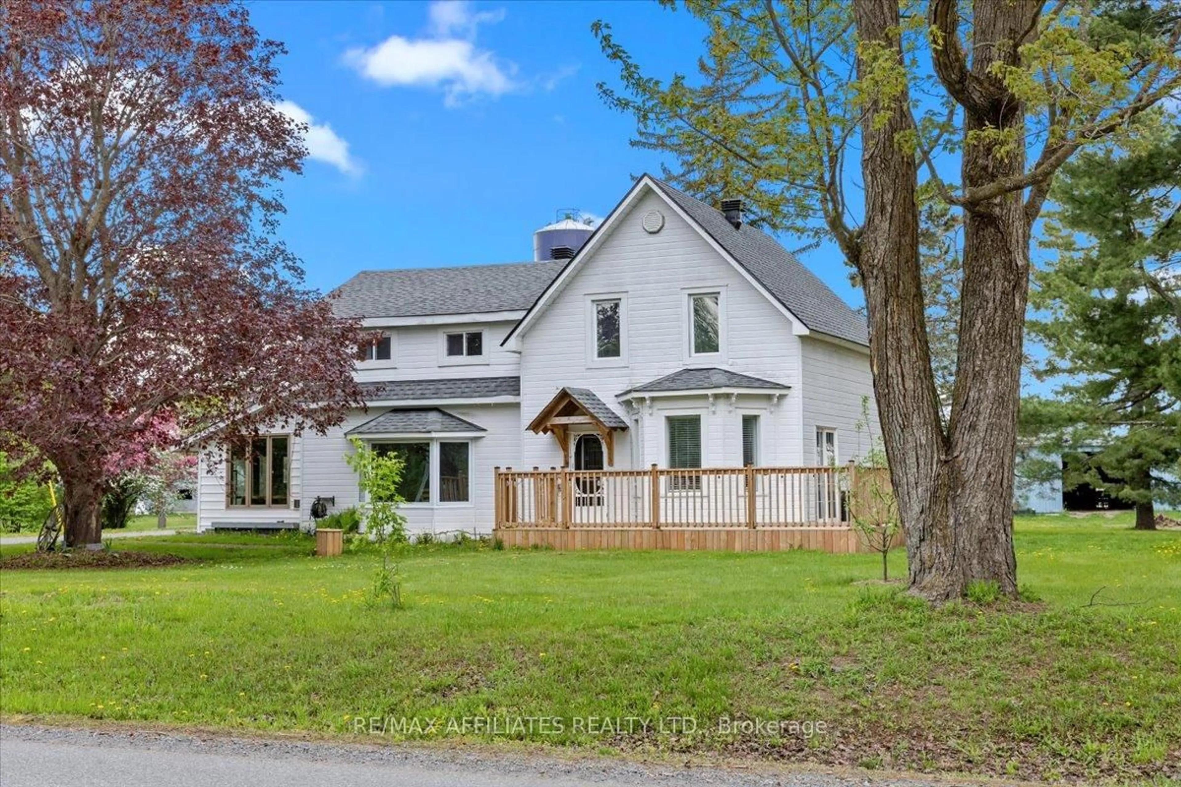 A pic from outside/outdoor area/front of a property/back of a property/a pic from drone, street for 5348 Dunning Rd, Navan Ontario K4B 1J1