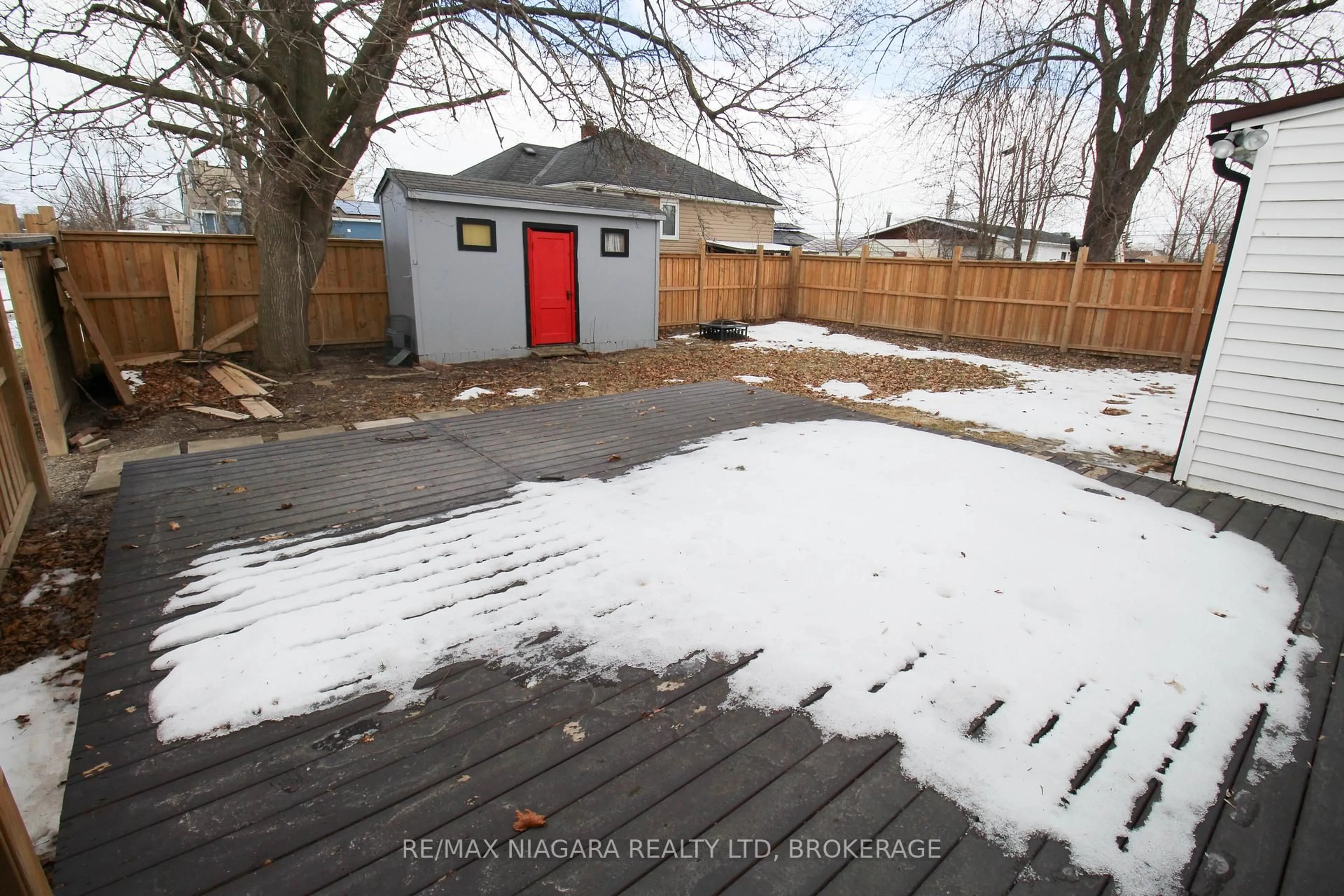 Shed for 9 Inglewood Rd, St. Catharines Ontario L2P 2C3