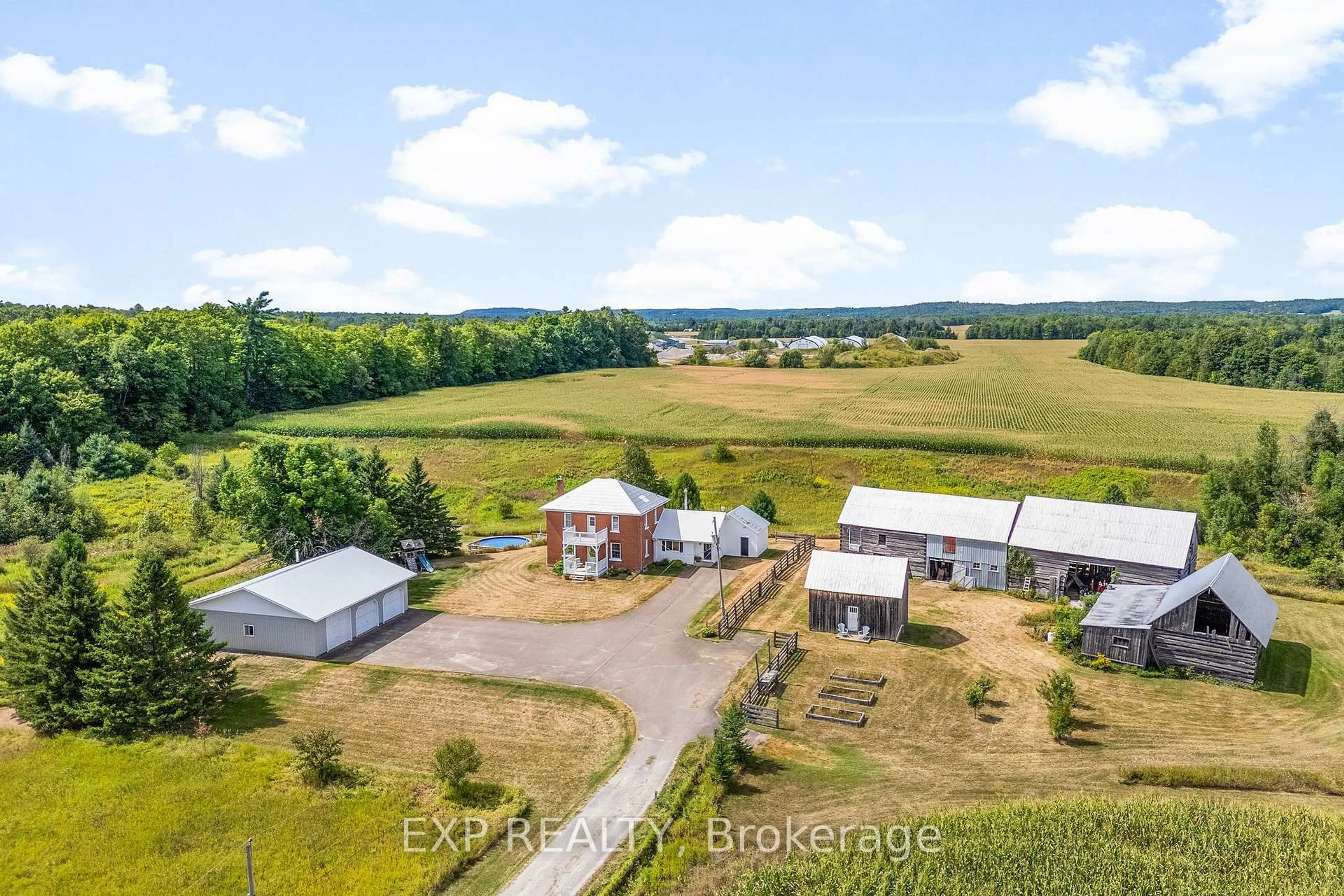 A pic from outside/outdoor area/front of a property/back of a property/a pic from drone, building for 1382 Lochwinnoch Rd, Renfrew Ontario K7V 3Z4