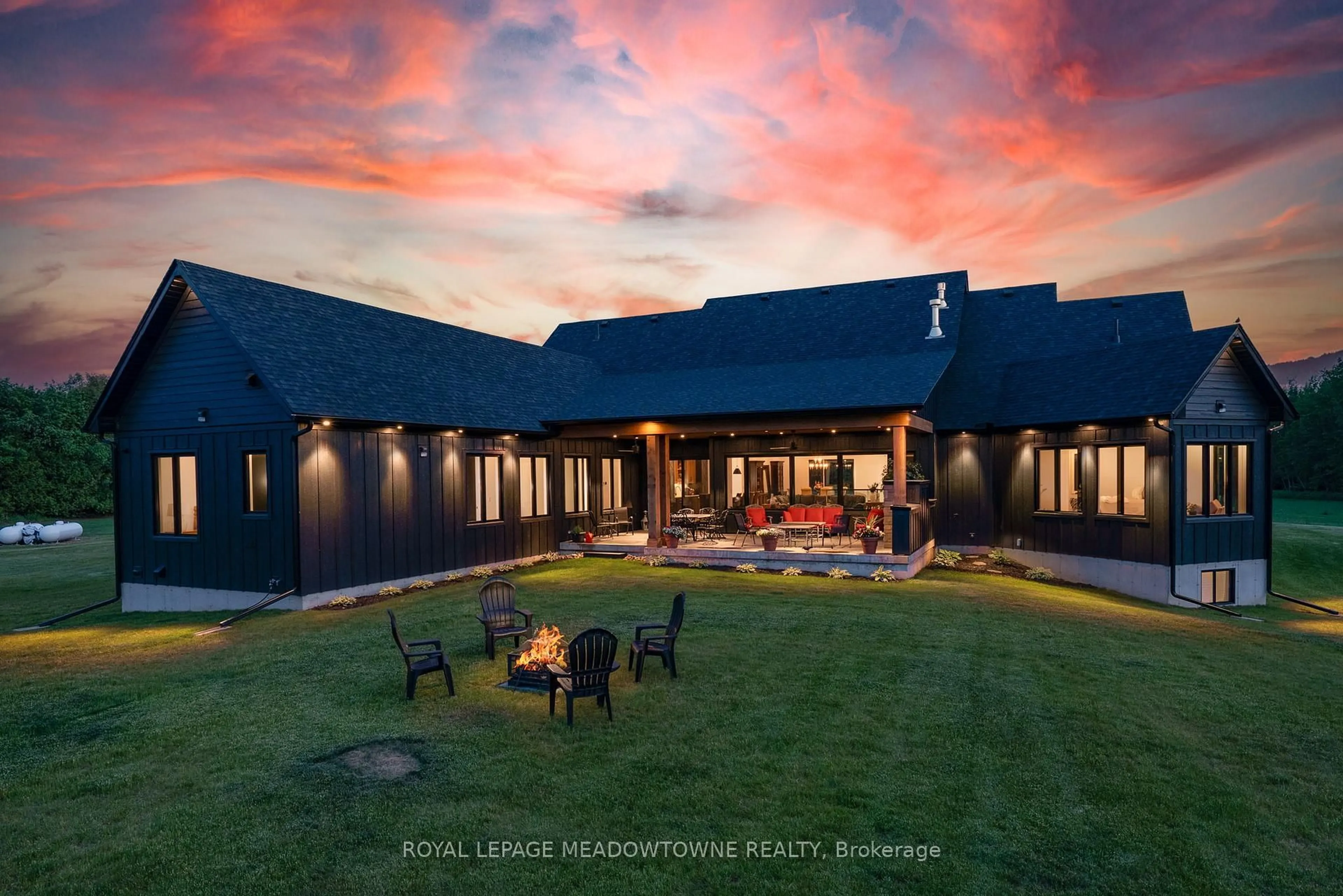 Patio, unknown for 6089 First Line, Erin Ontario L0N 1N0