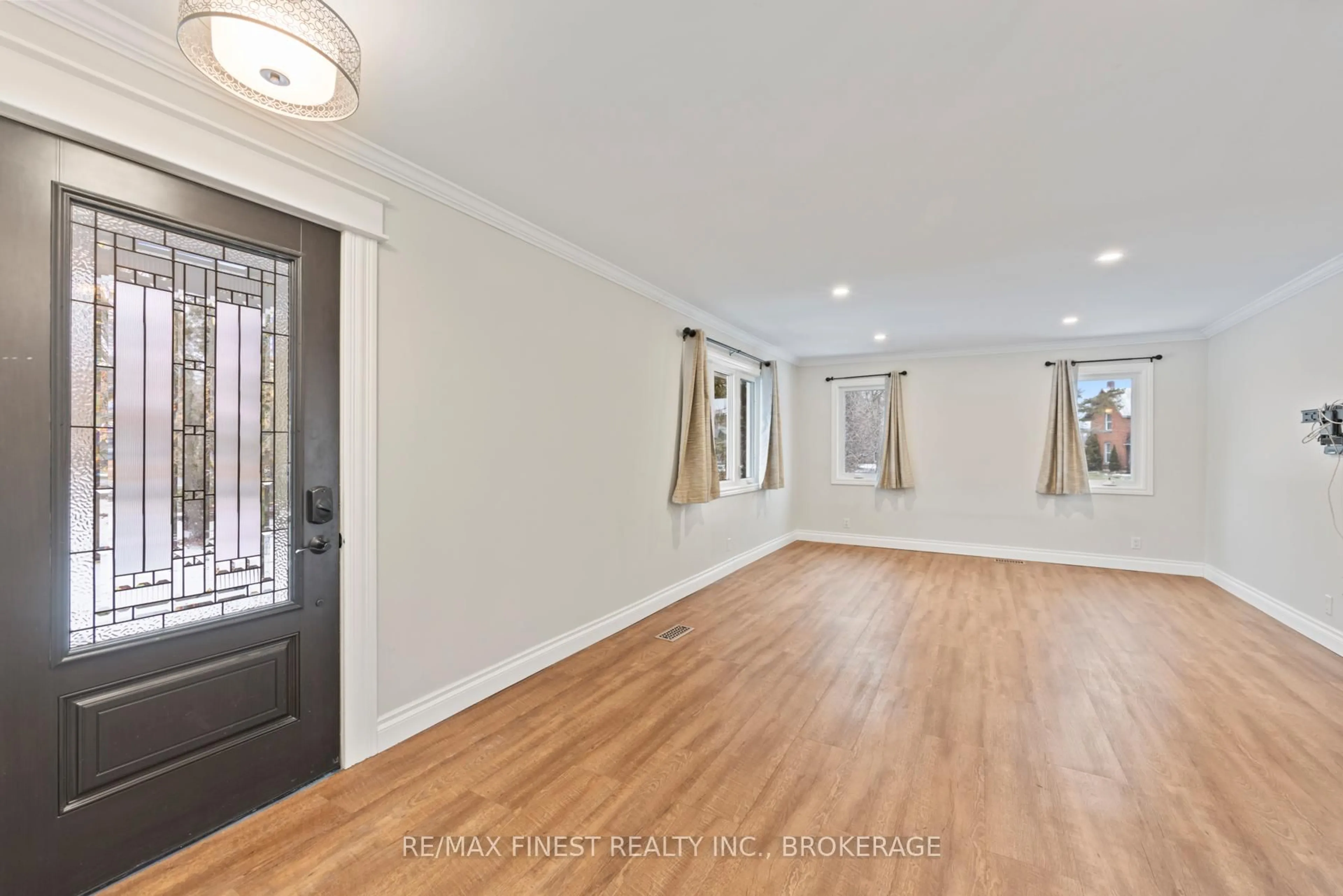 Indoor entryway for 8727 COUNTY ROAD 2, Greater Napanee Ontario K7R 3L1