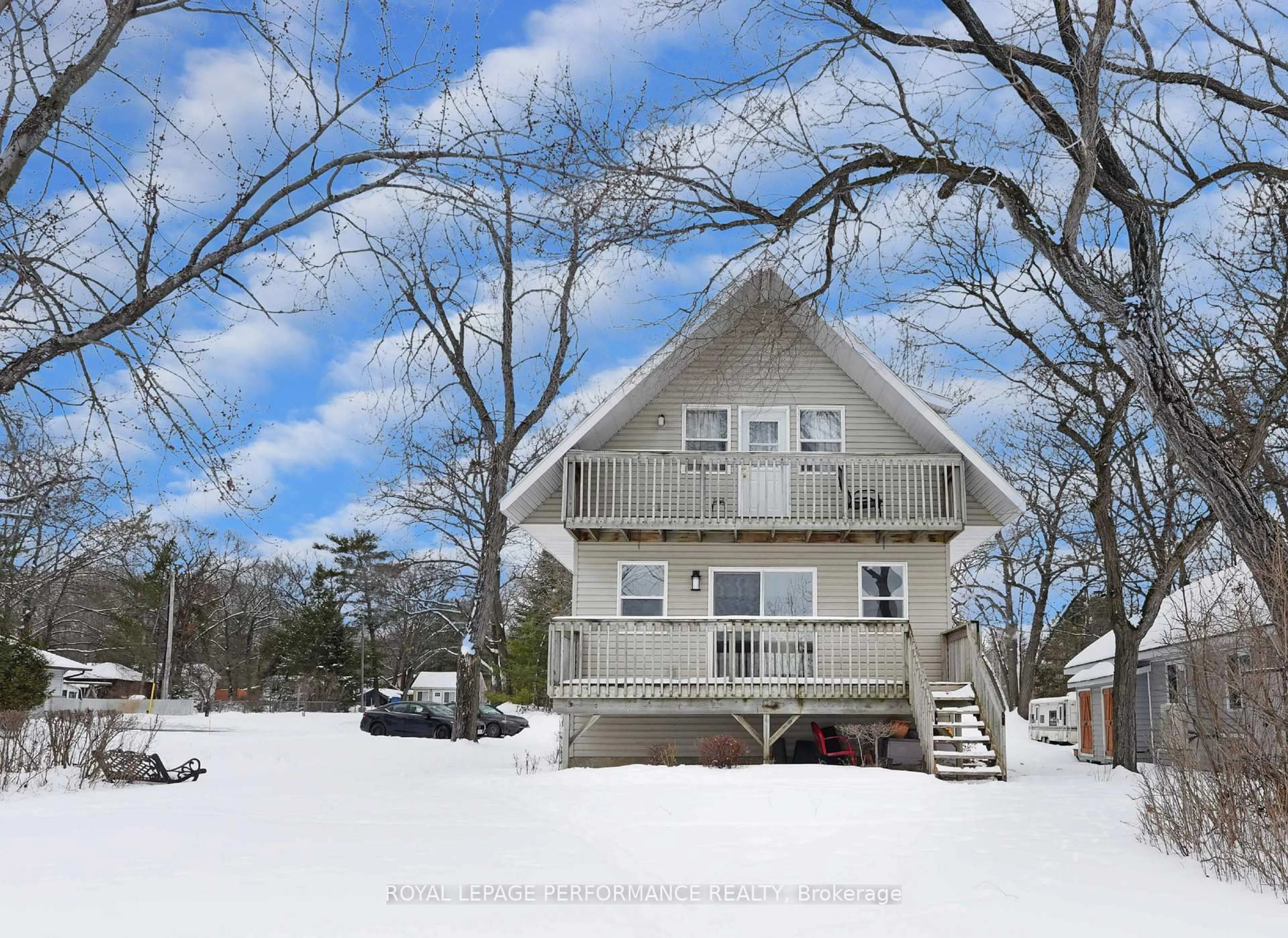 A pic from outside/outdoor area/front of a property/back of a property/a pic from drone, street for 326 Bayview Dr, Ottawa Ontario K0A 3M0