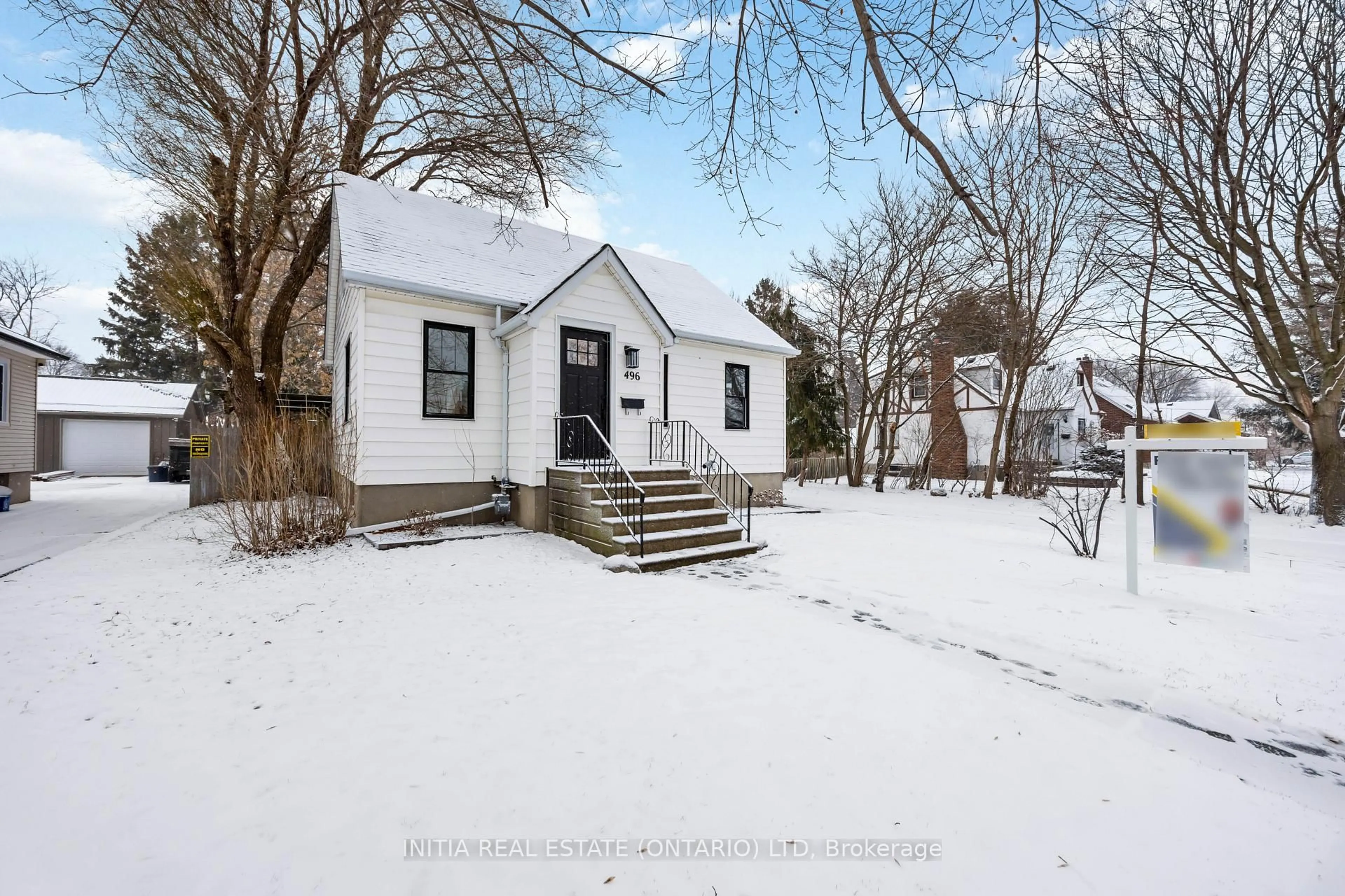 A pic from outside/outdoor area/front of a property/back of a property/a pic from drone, street for 496 Talfourd St, Sarnia Ontario N7T 1R7