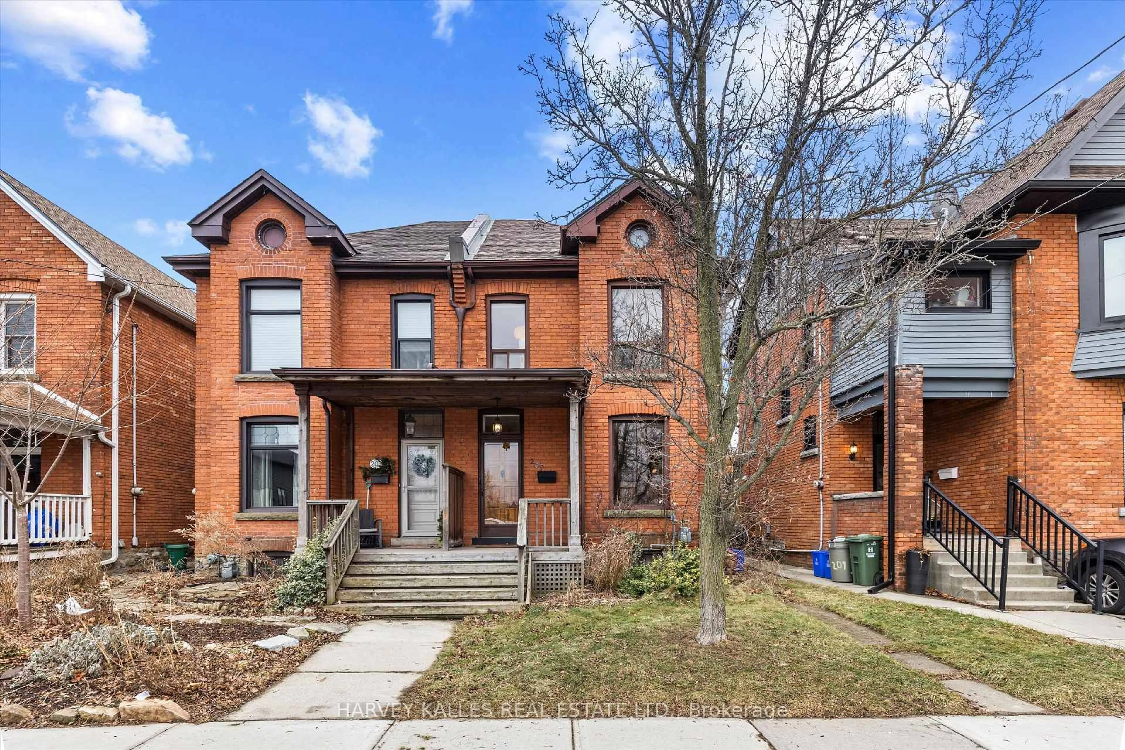 Home with brick exterior material, street for 207 Stanley Ave, Hamilton Ontario L8P 2L5