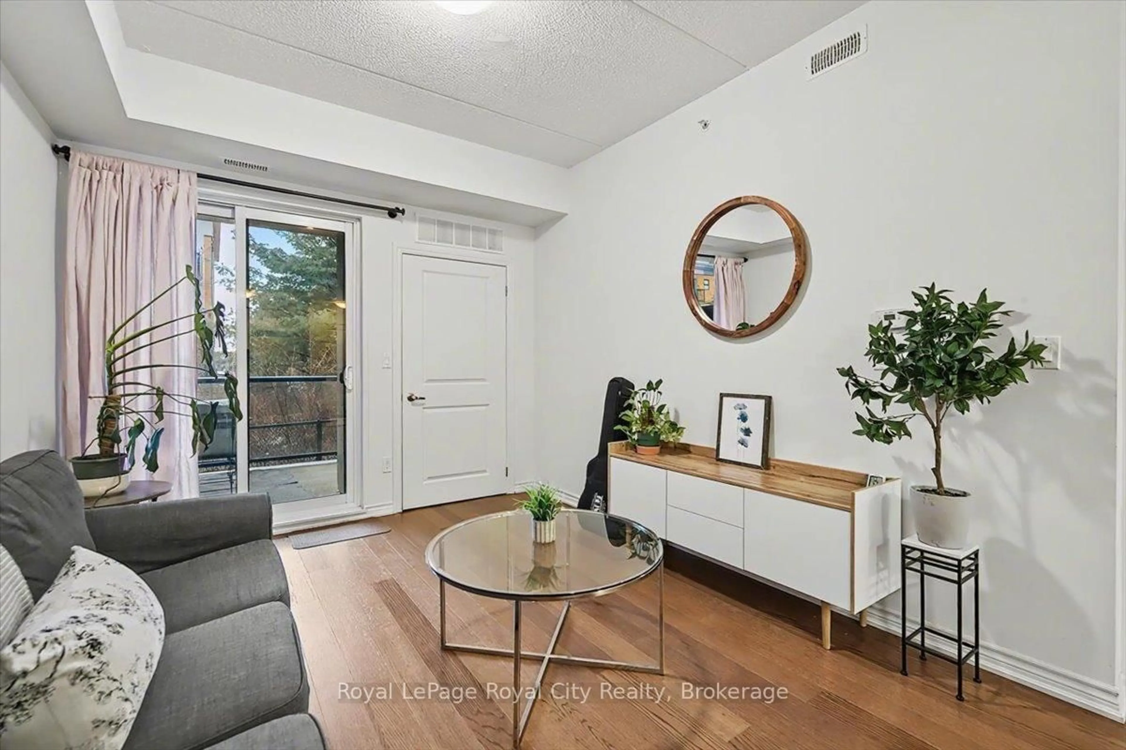 Unknown for 1284 Gordon St #120, Guelph Ontario N1L 0M8