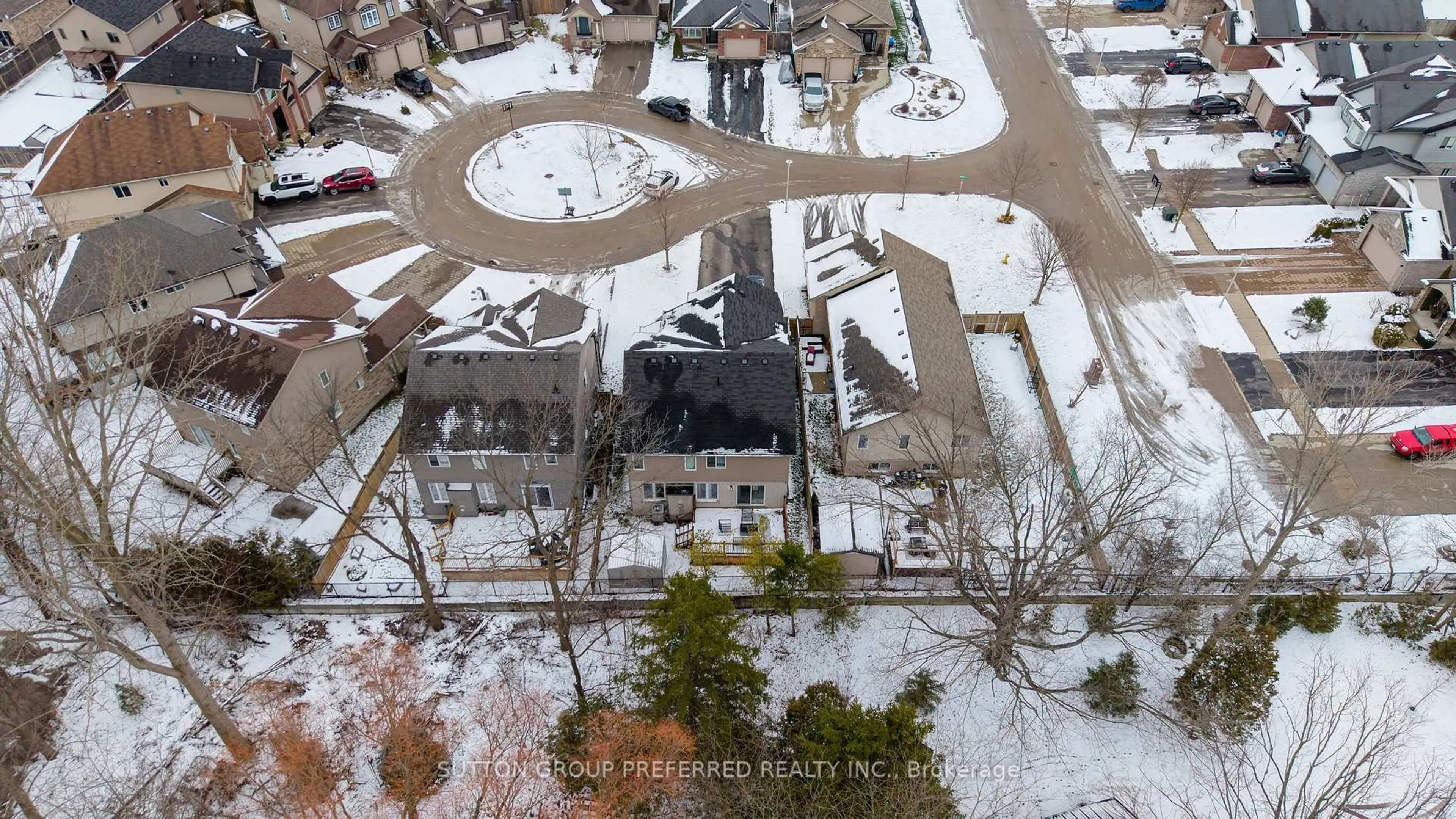 A pic from outside/outdoor area/front of a property/back of a property/a pic from drone, street for 301 Portrush Pl, London North Ontario N5X 0C2