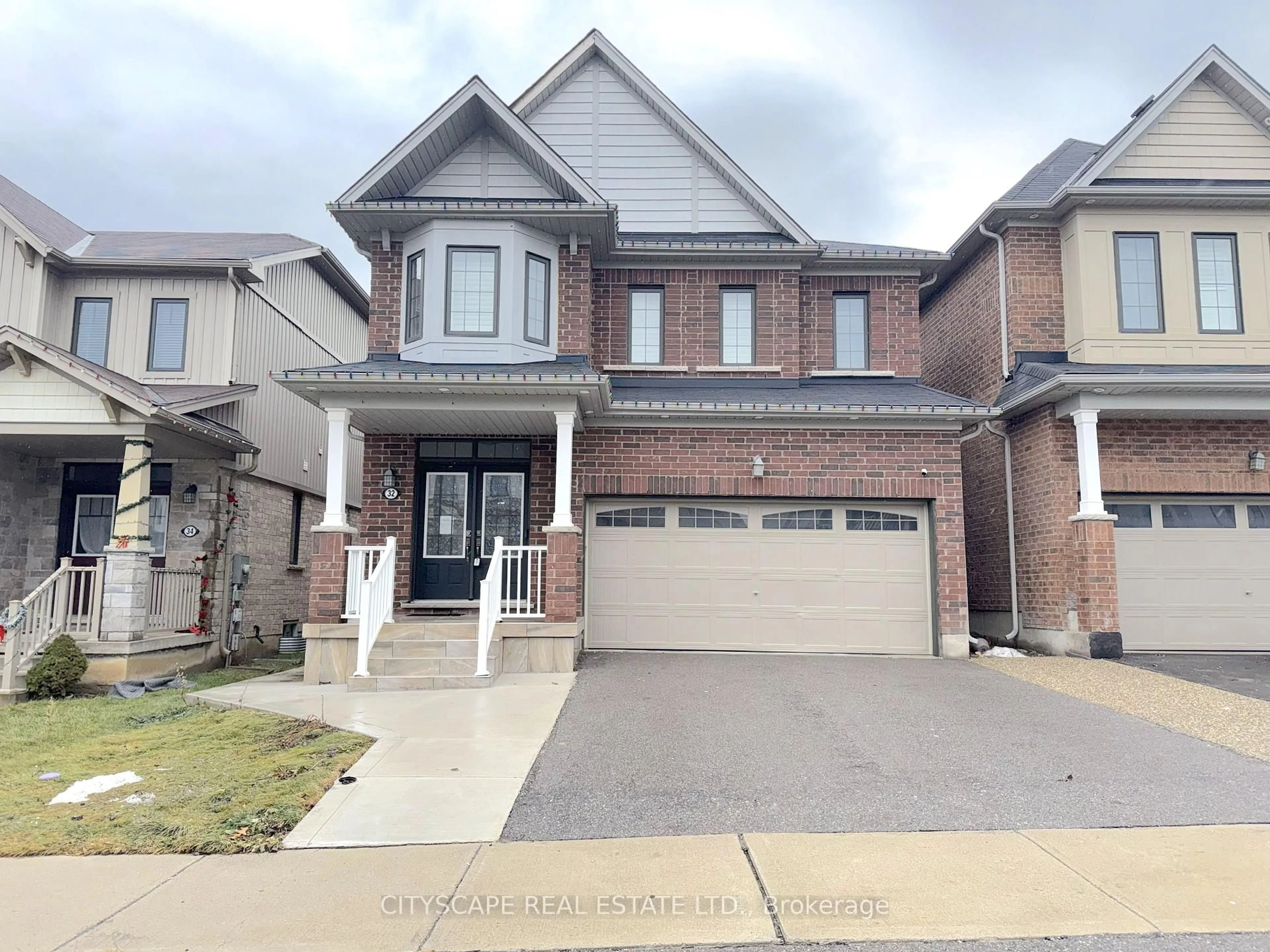 Home with brick exterior material, street for 32 Mull Ave, Haldimand Ontario N3W 0B9