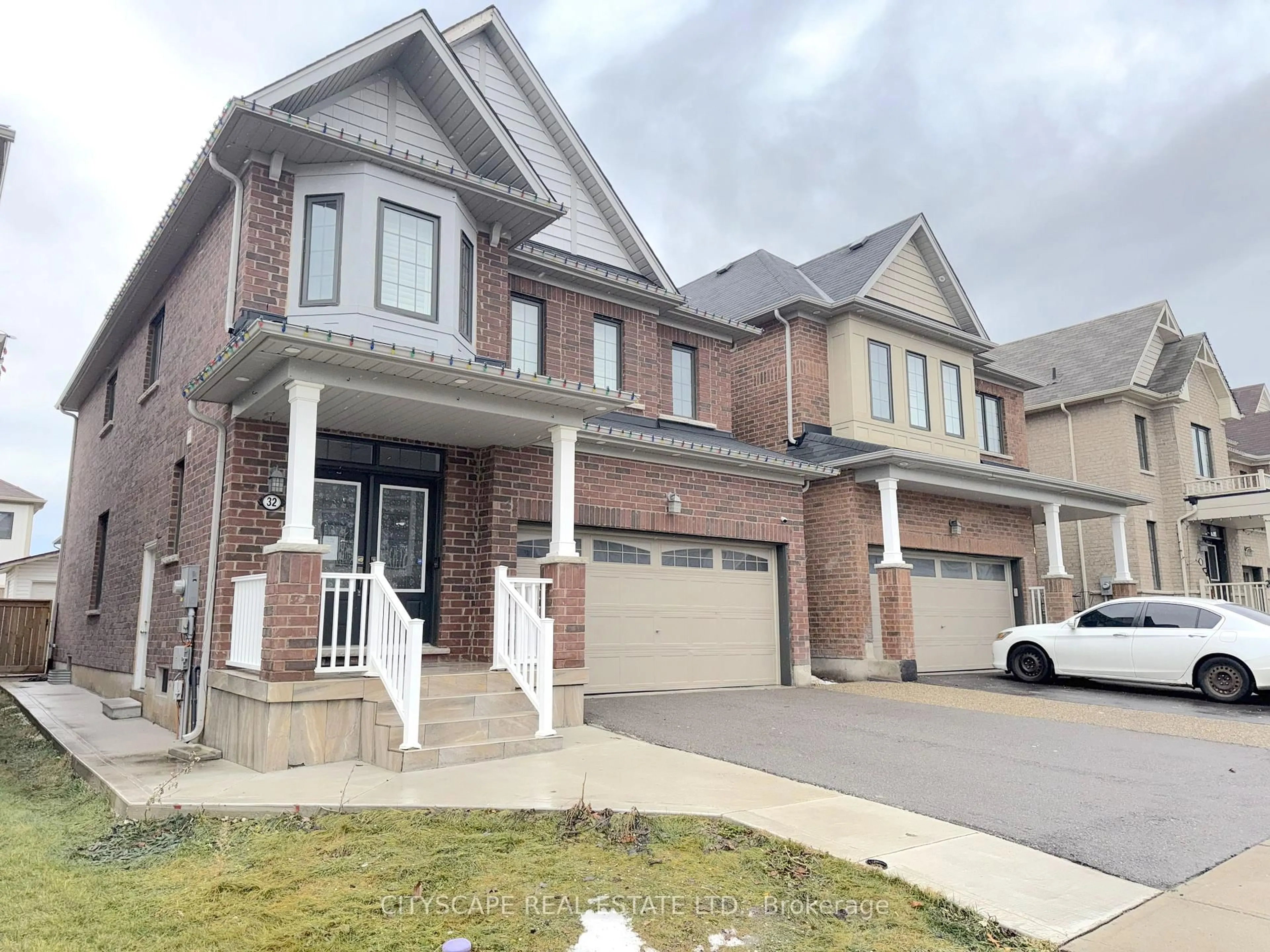Home with brick exterior material, street for 32 Mull Ave, Haldimand Ontario N3W 0B9