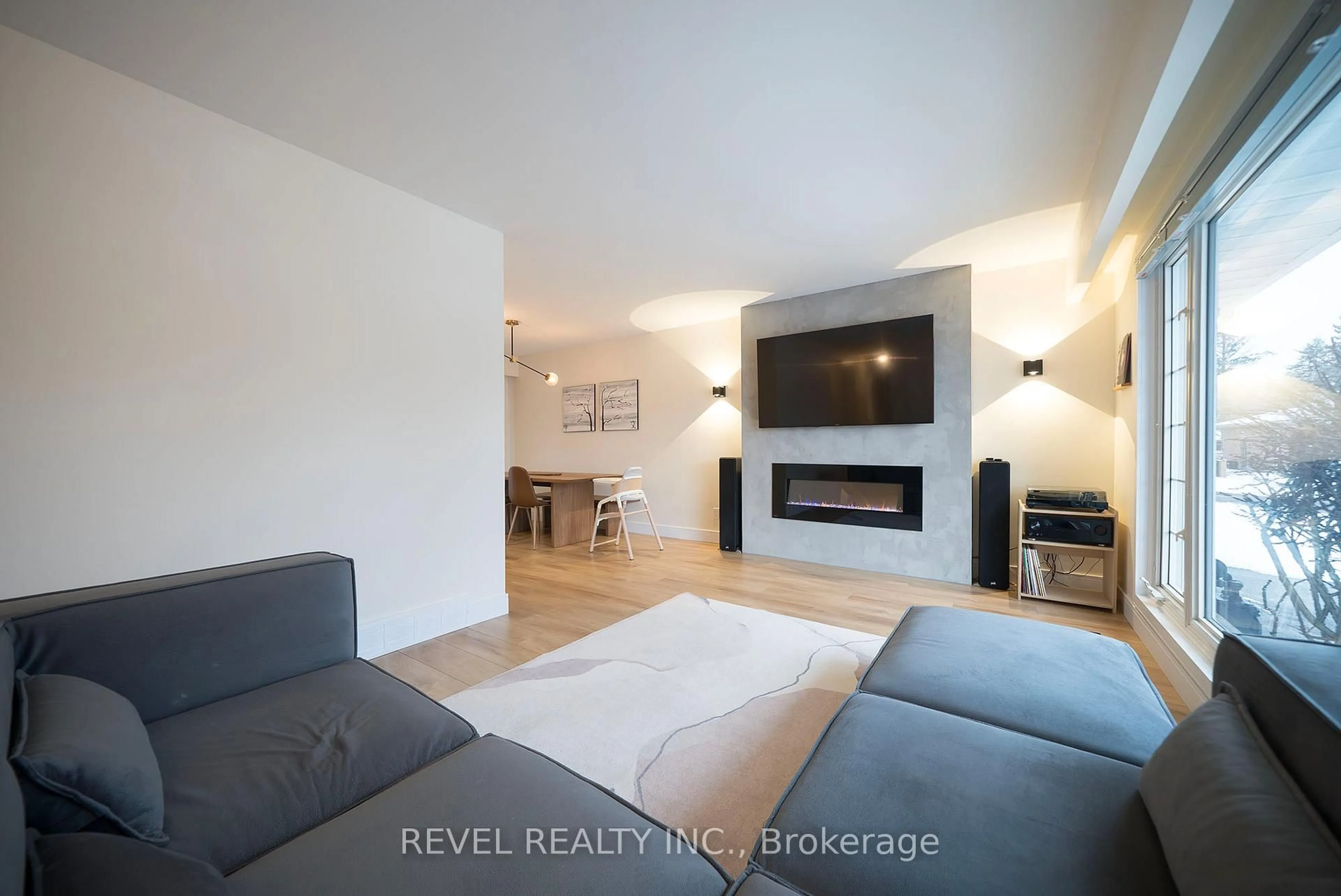 Living room with furniture, unknown for 2 Grenada Dr, Norfolk Ontario N3Y 3E7