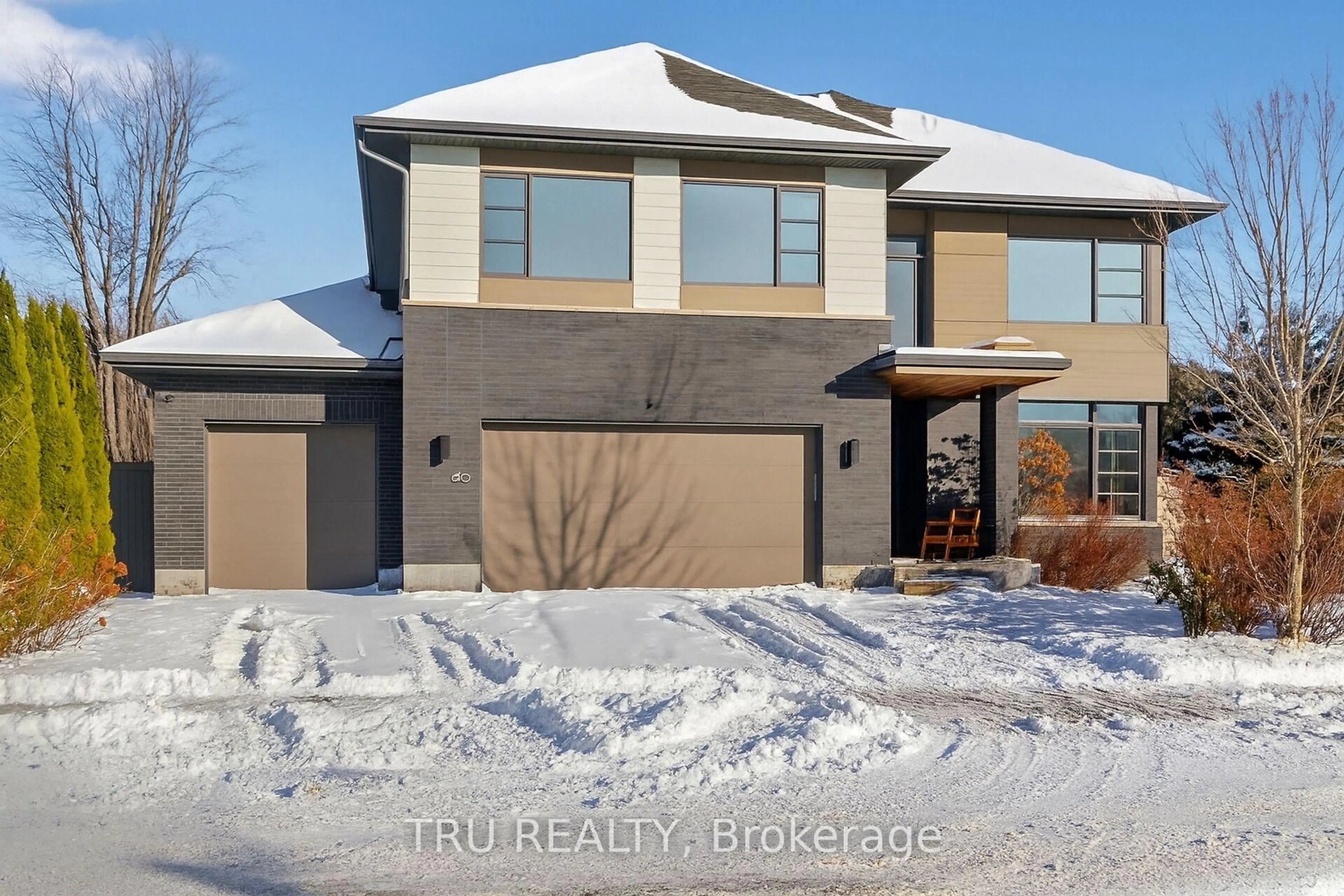 Home with brick exterior material, street for 250 Sunnyridge Cres, Ottawa Ontario K2M 0H3