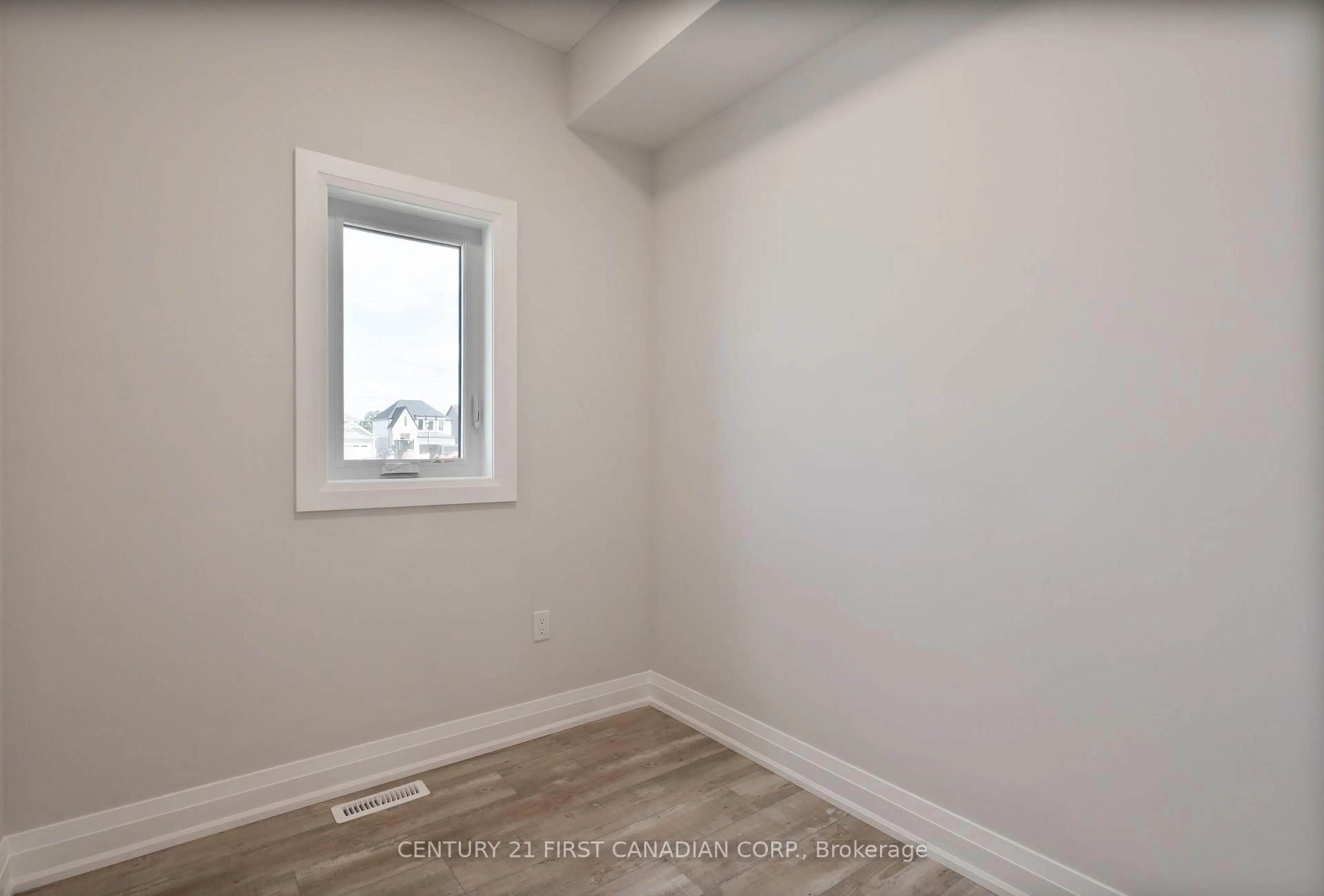 A pic of a room for 7 Doerr Crt, North Middlesex Ontario N0M 1A0