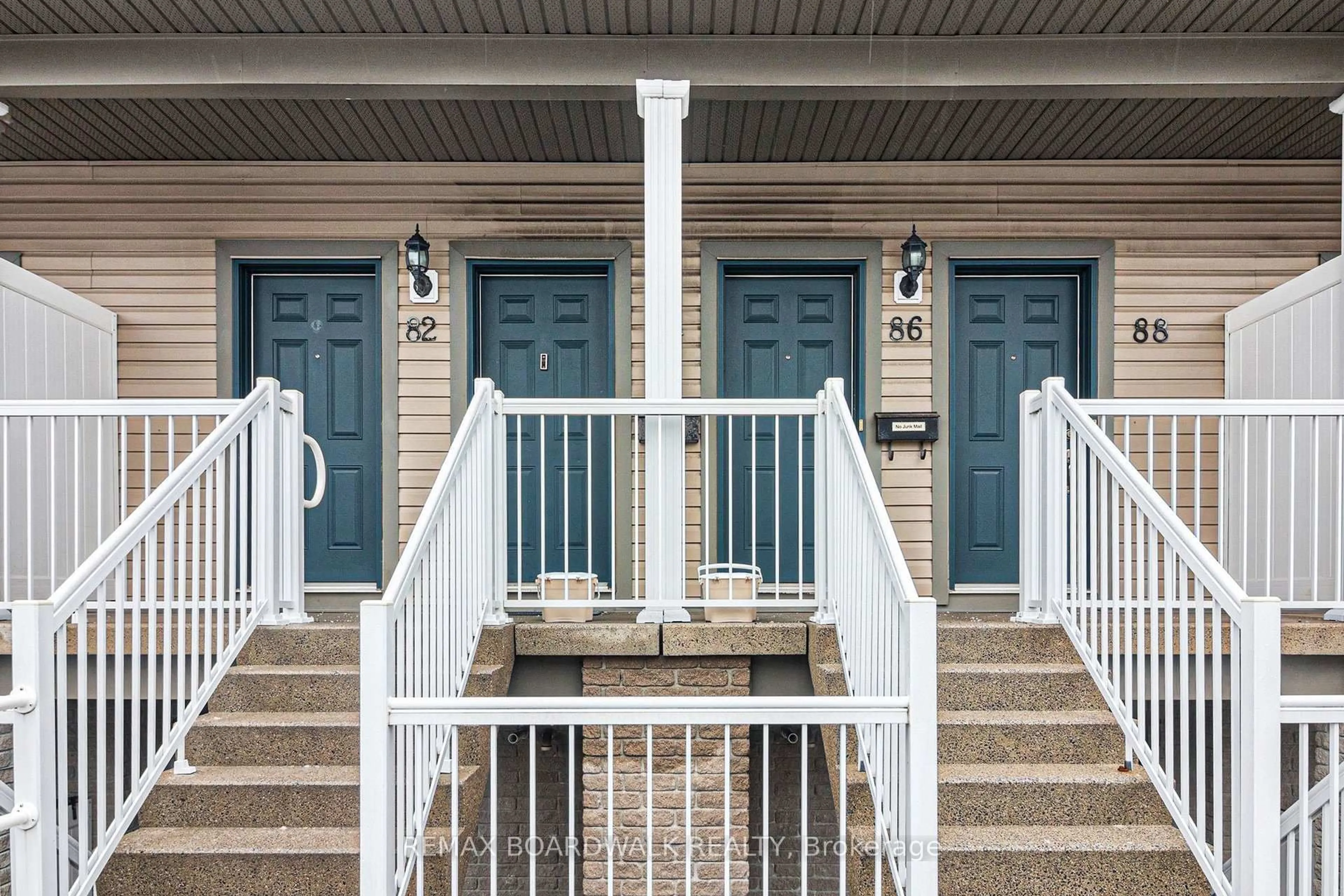 Unknown for 86 Sternes Private, Orleans Ontario K4A 0X8