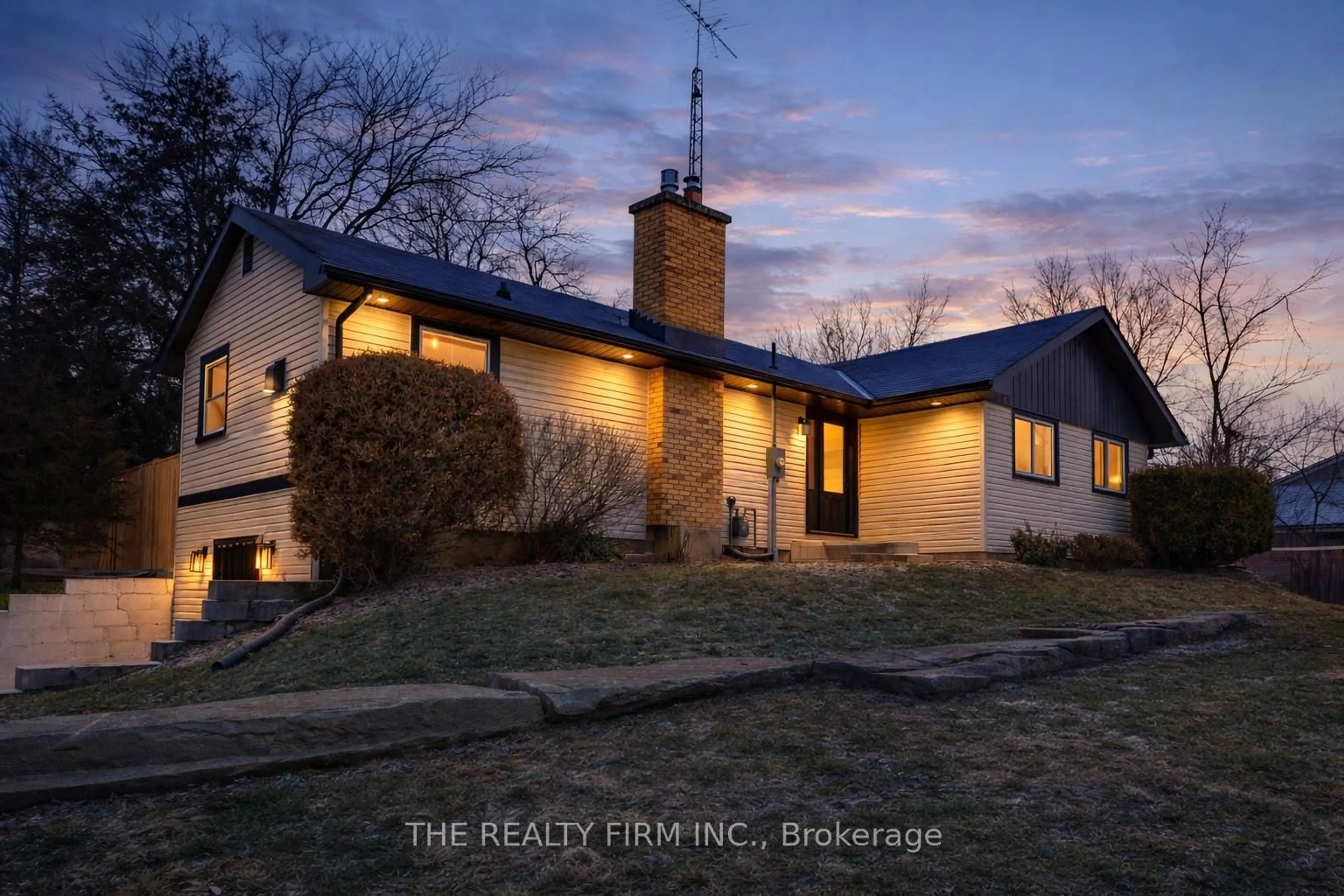 Home with brick exterior material, unknown for 179 Valleyview Dr, Middlesex Centre Ontario N0L 1R0