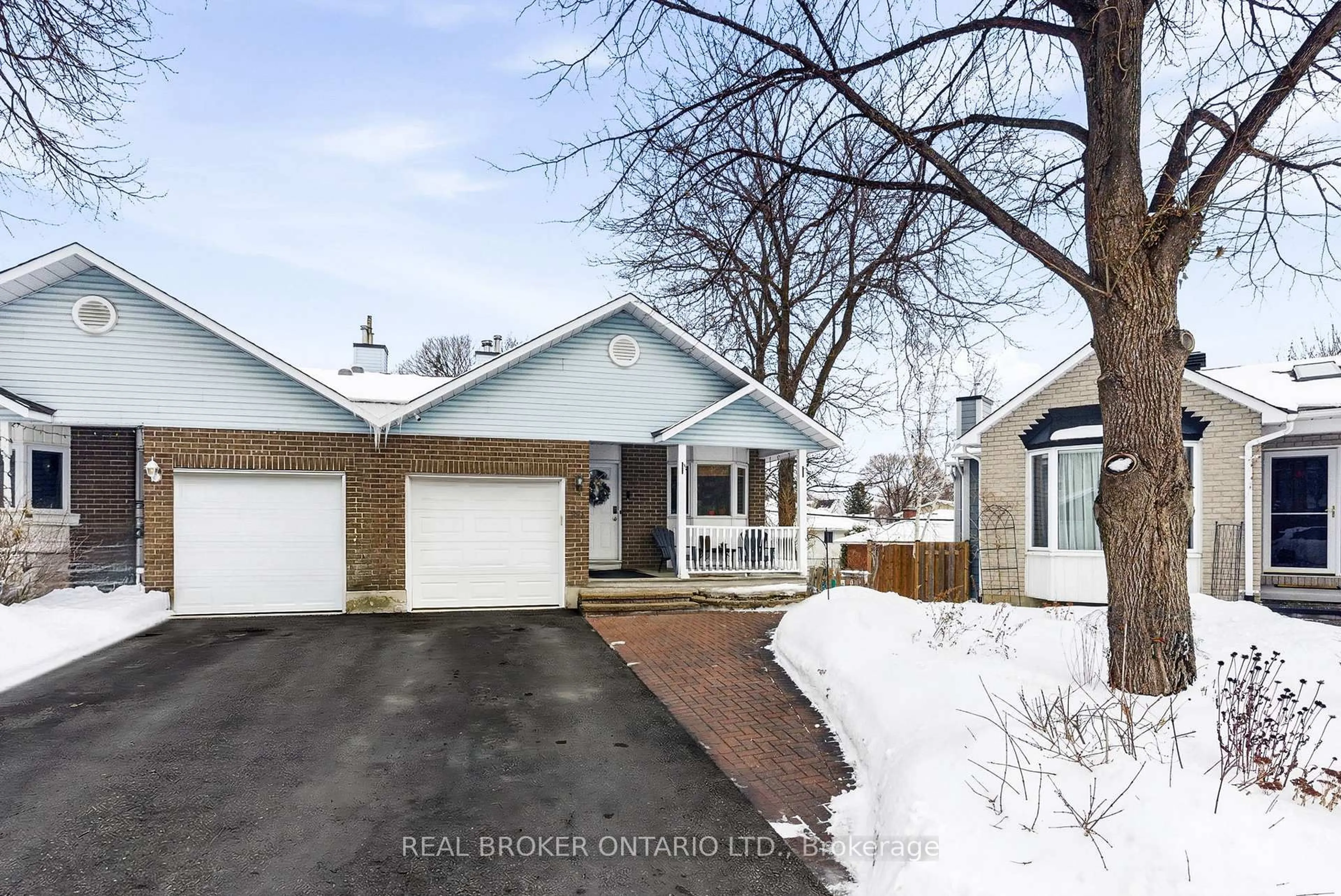 Unknown for 851 Rob Roy Ave, Ottawa Ontario K2B 8S6