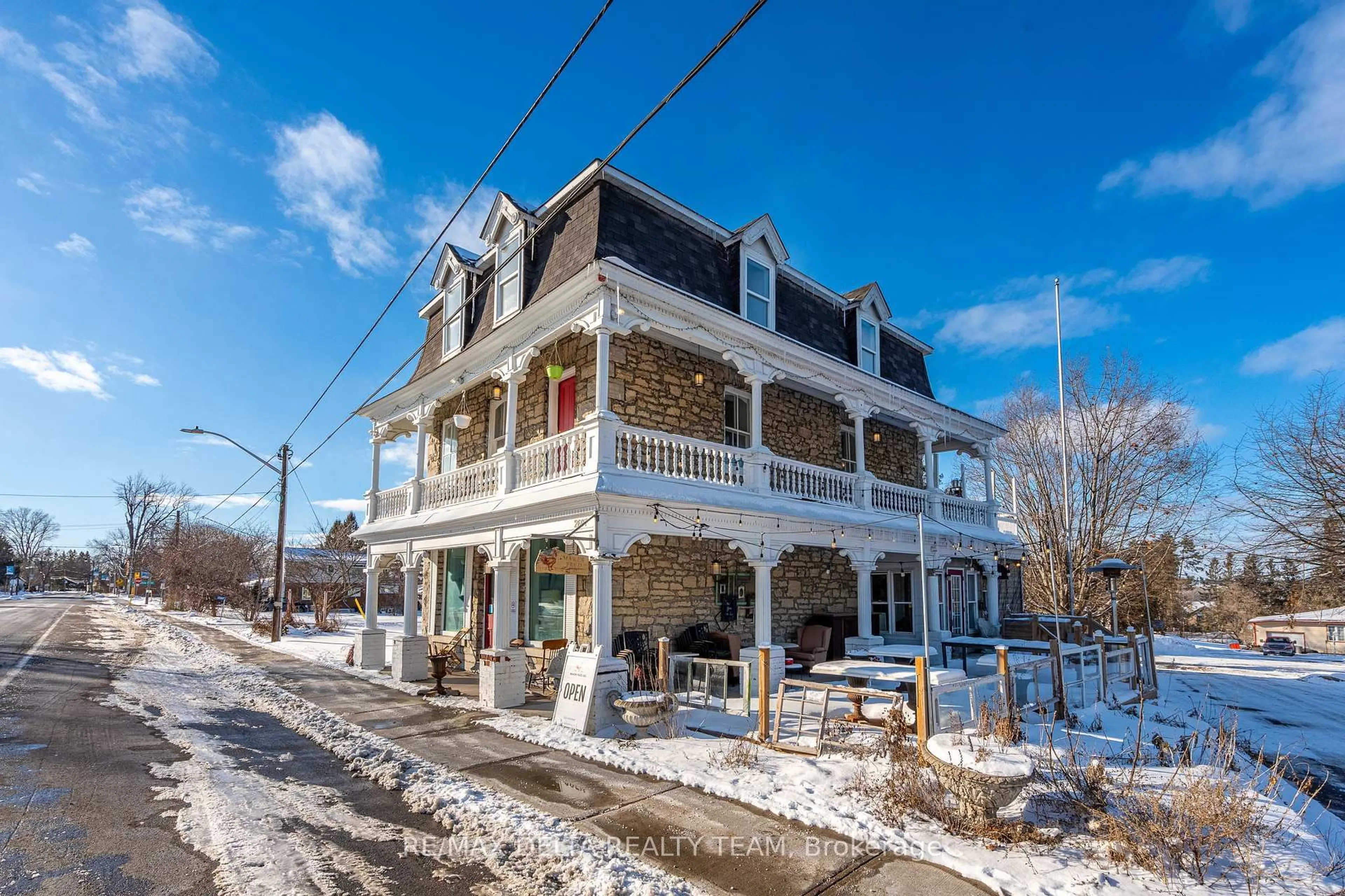 Patio, unknown for 2607 OLD MONTREAL Rd, Ottawa Ontario K4C 1A2