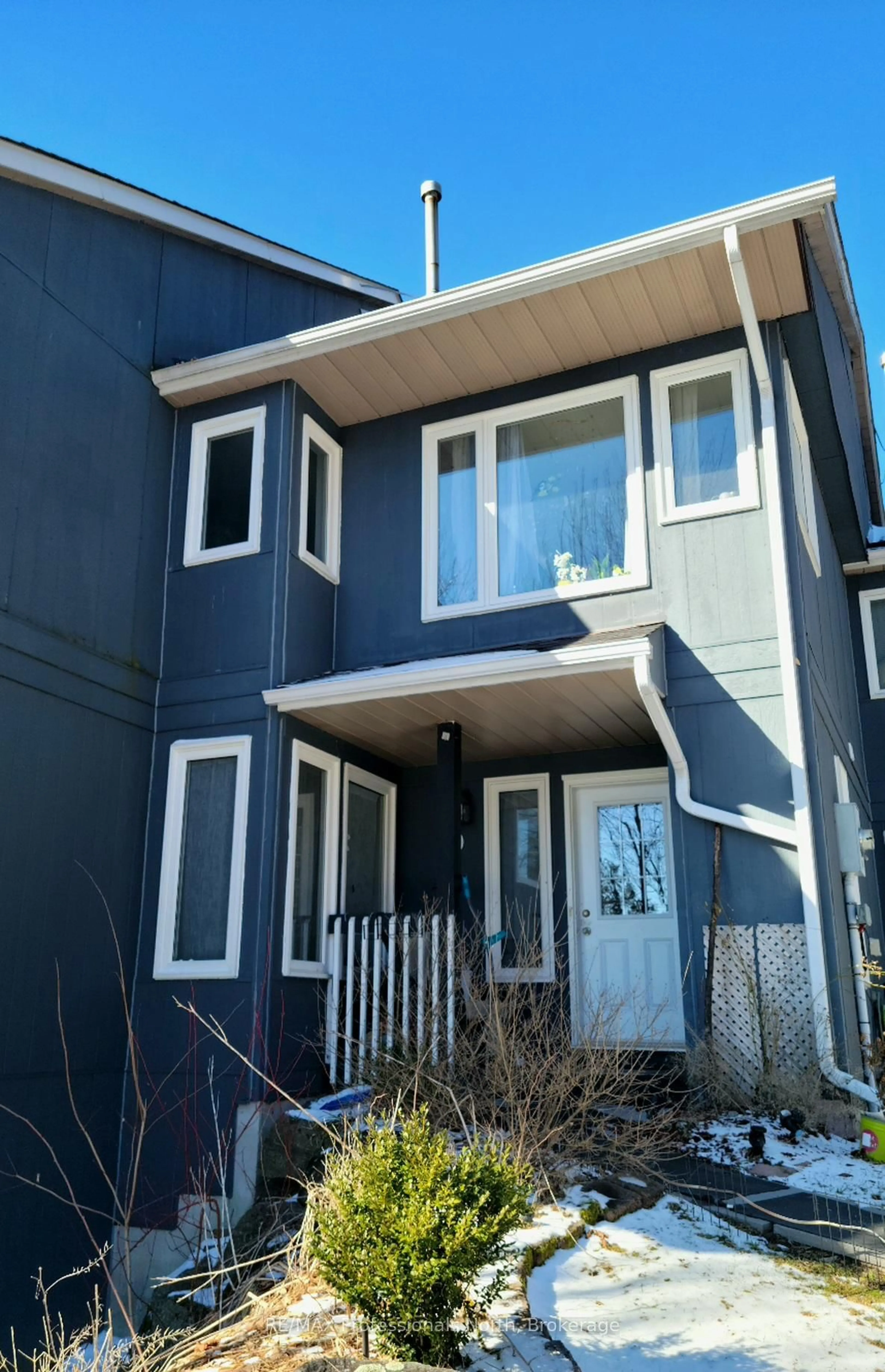 Home with vinyl exterior material, street for 1591 HIDDEN VALLEY Rd #20, Huntsville Ontario P1H 1A4