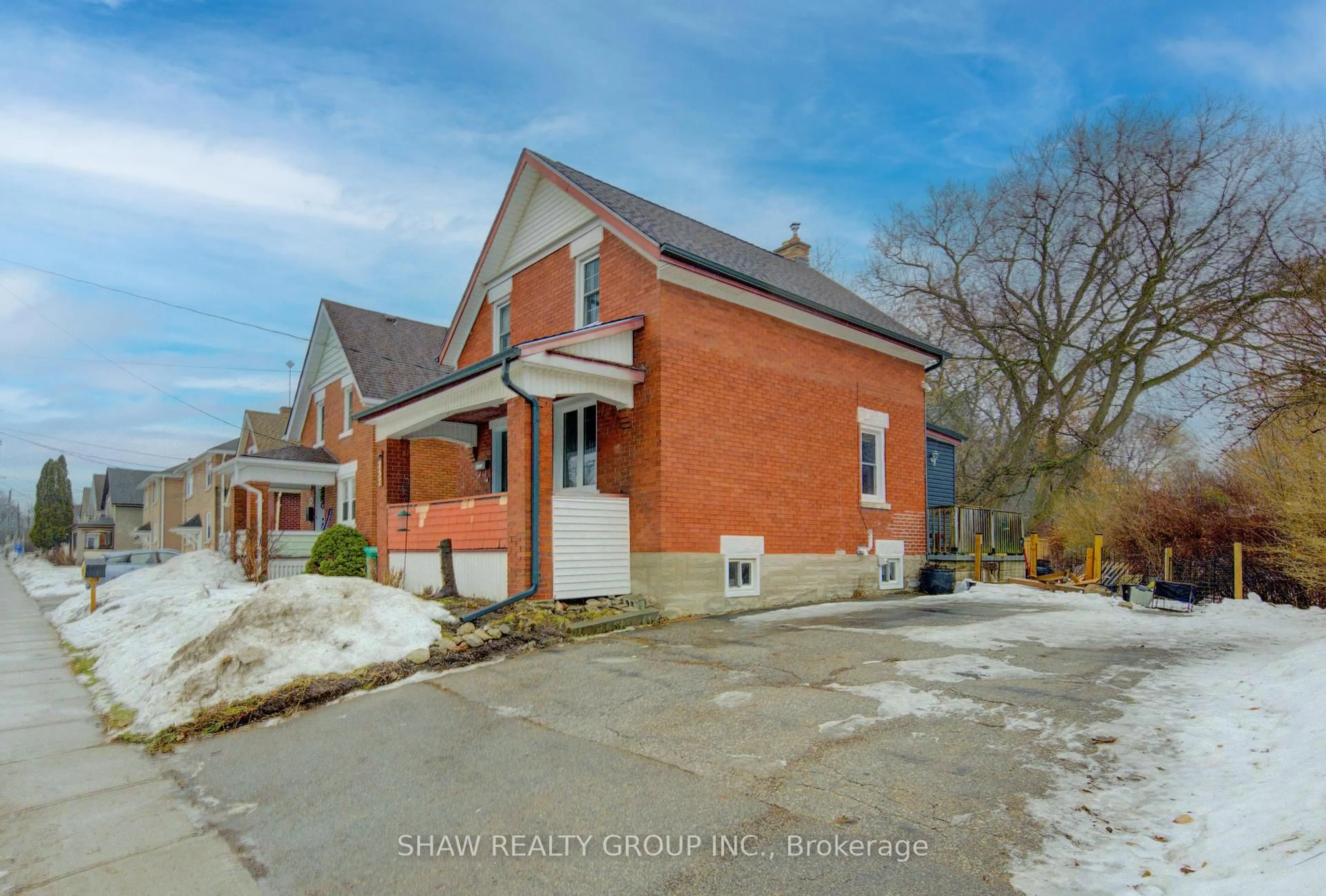 Unknown for 257 Guelph St, Kitchener Ontario N2H 5W9