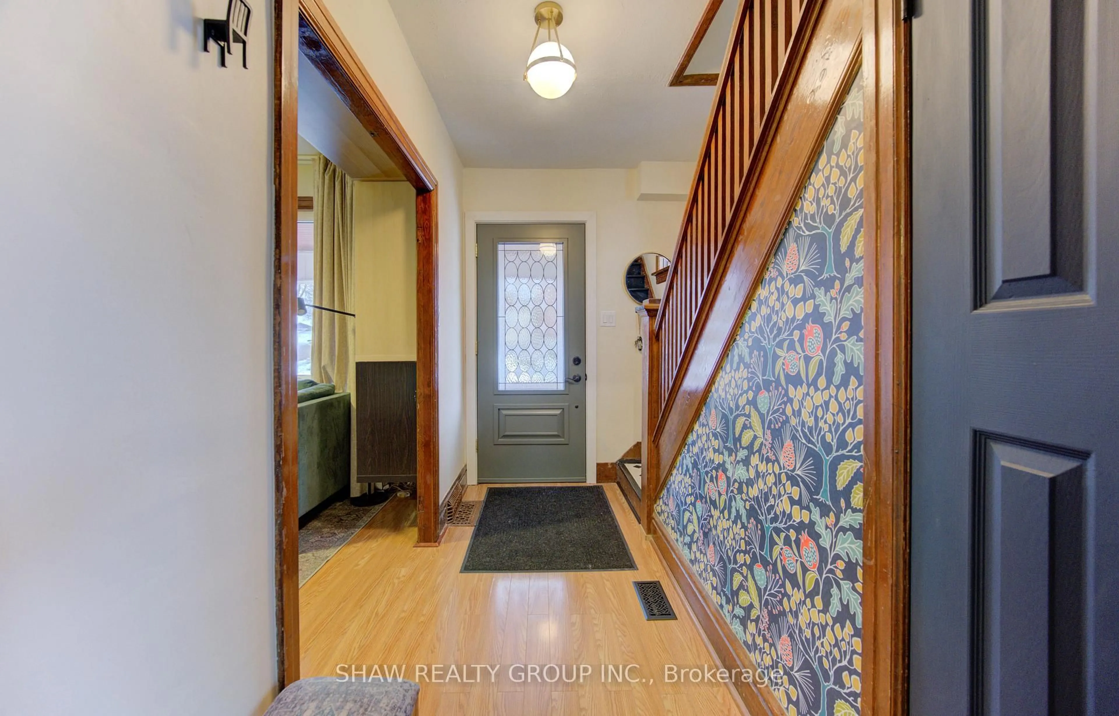 Indoor entryway for 257 Guelph St, Kitchener Ontario N2H 5W9