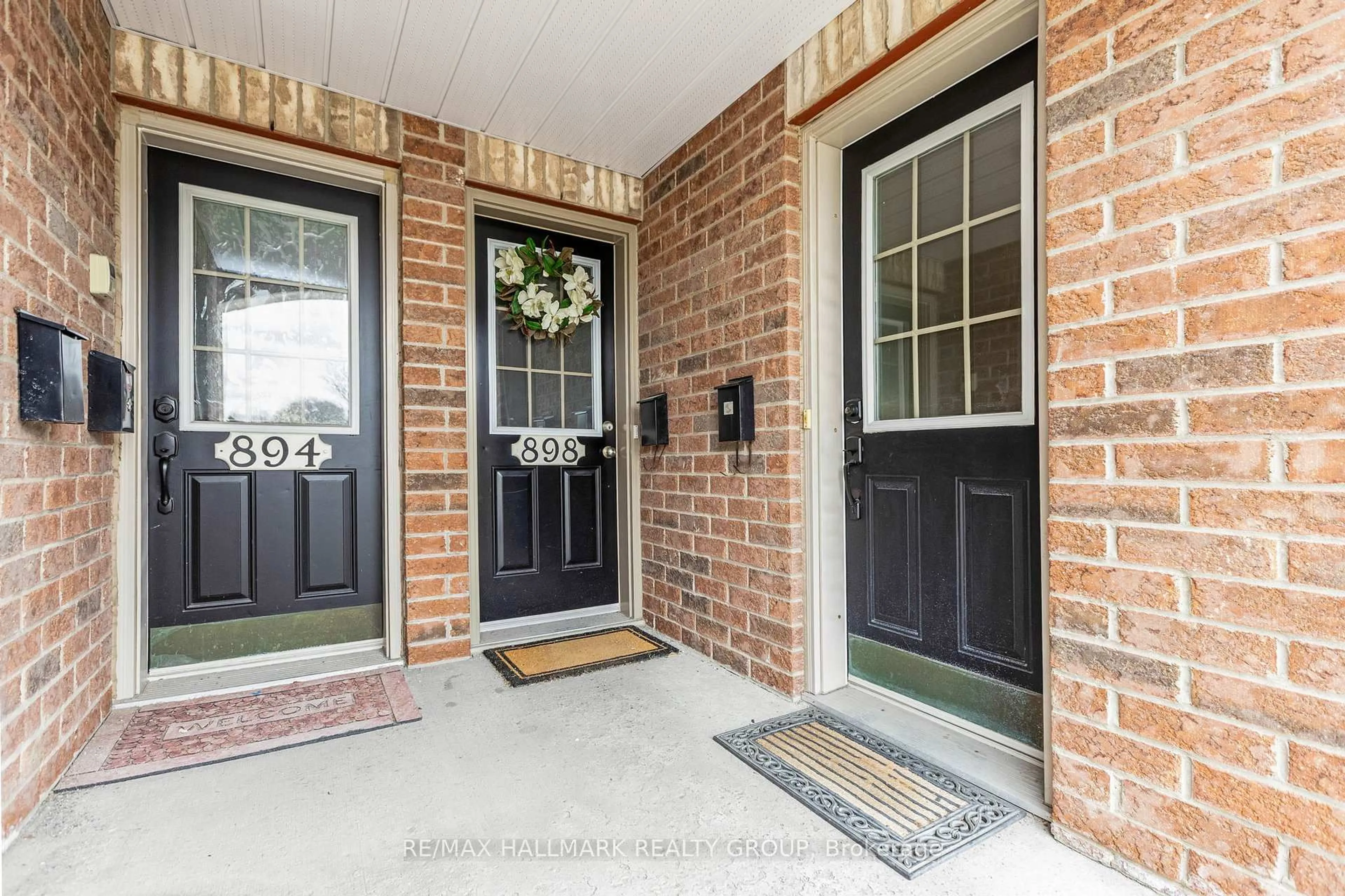 Indoor entryway for 896 Longfields Dr, Ottawa Ontario K2J 5K6
